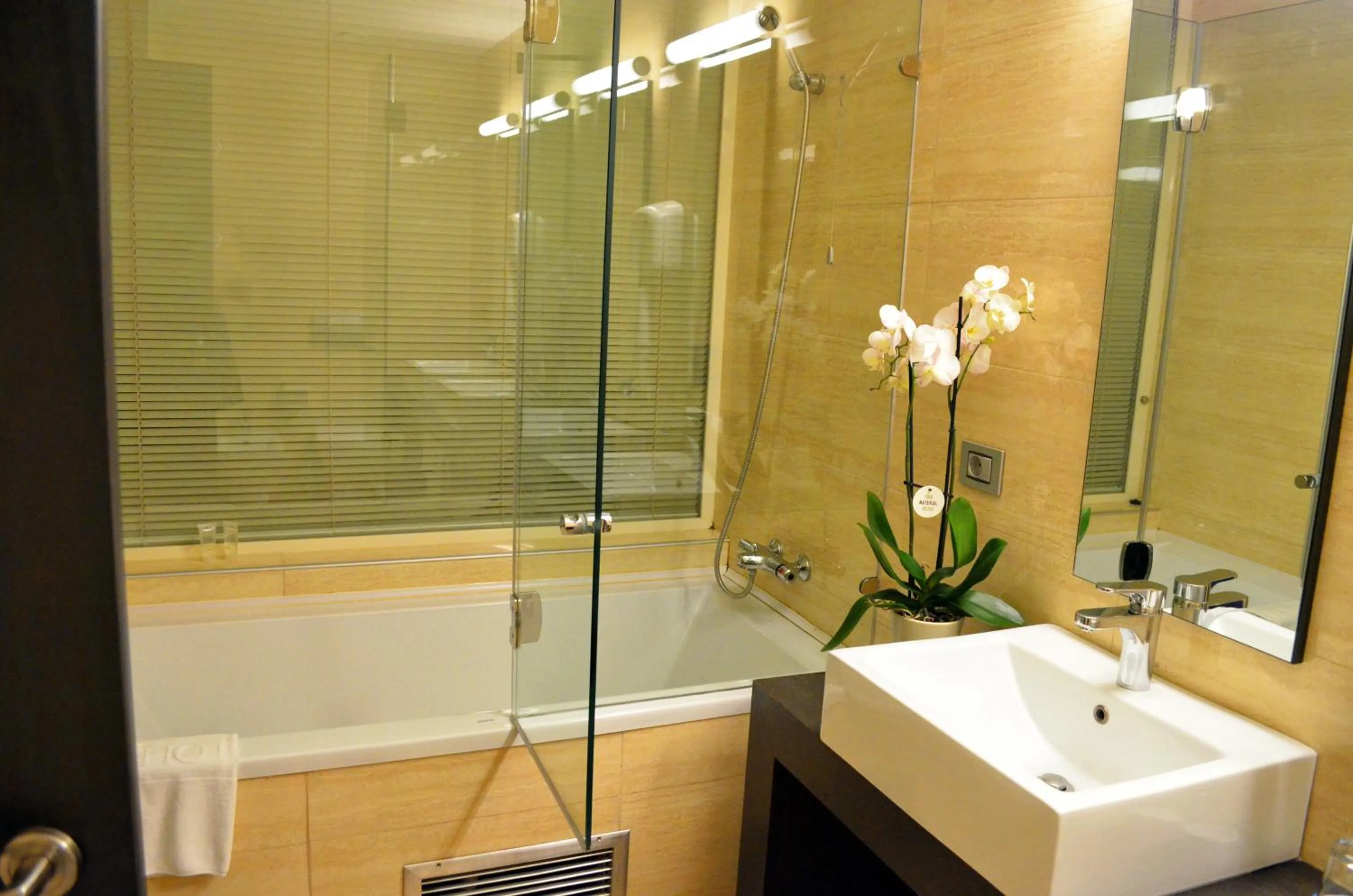 Deluxe Double Room in Sky Hotel Tirana