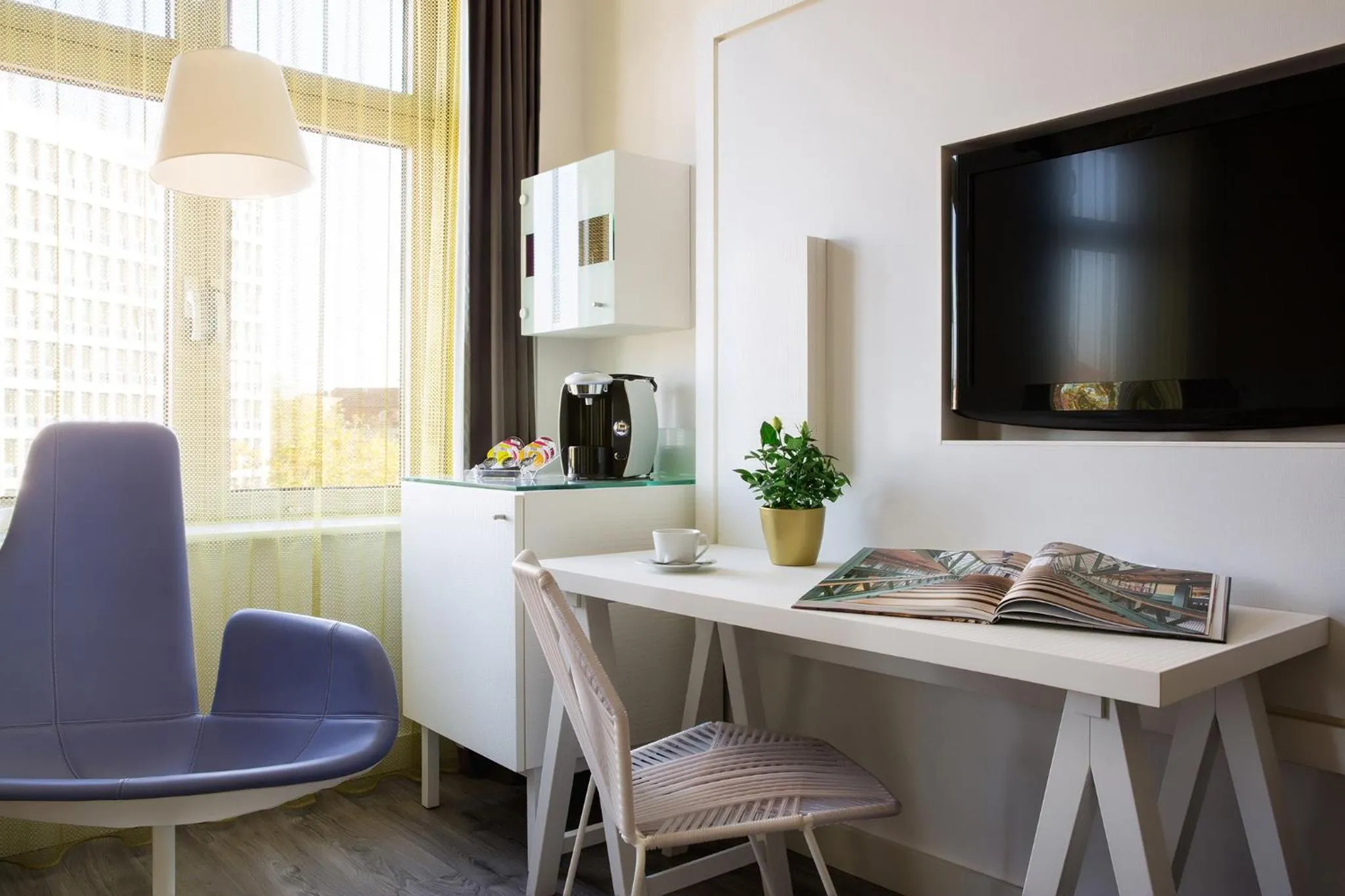 Standard Queen Room in Hotel Indigo Berlin – Ku’damm by IHG
