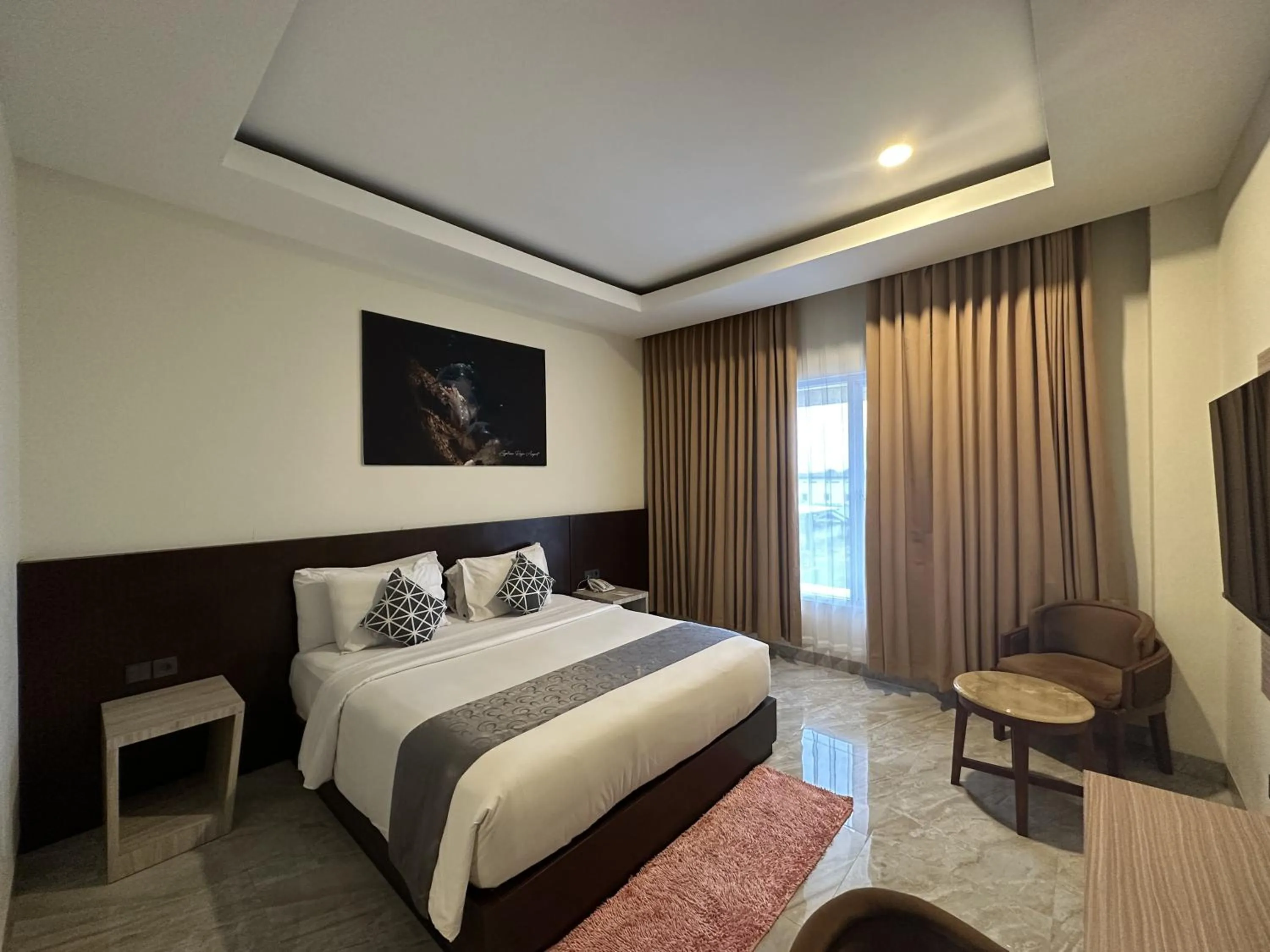 Royal Deluxe King Room in Vega Prime Hotel & Convention