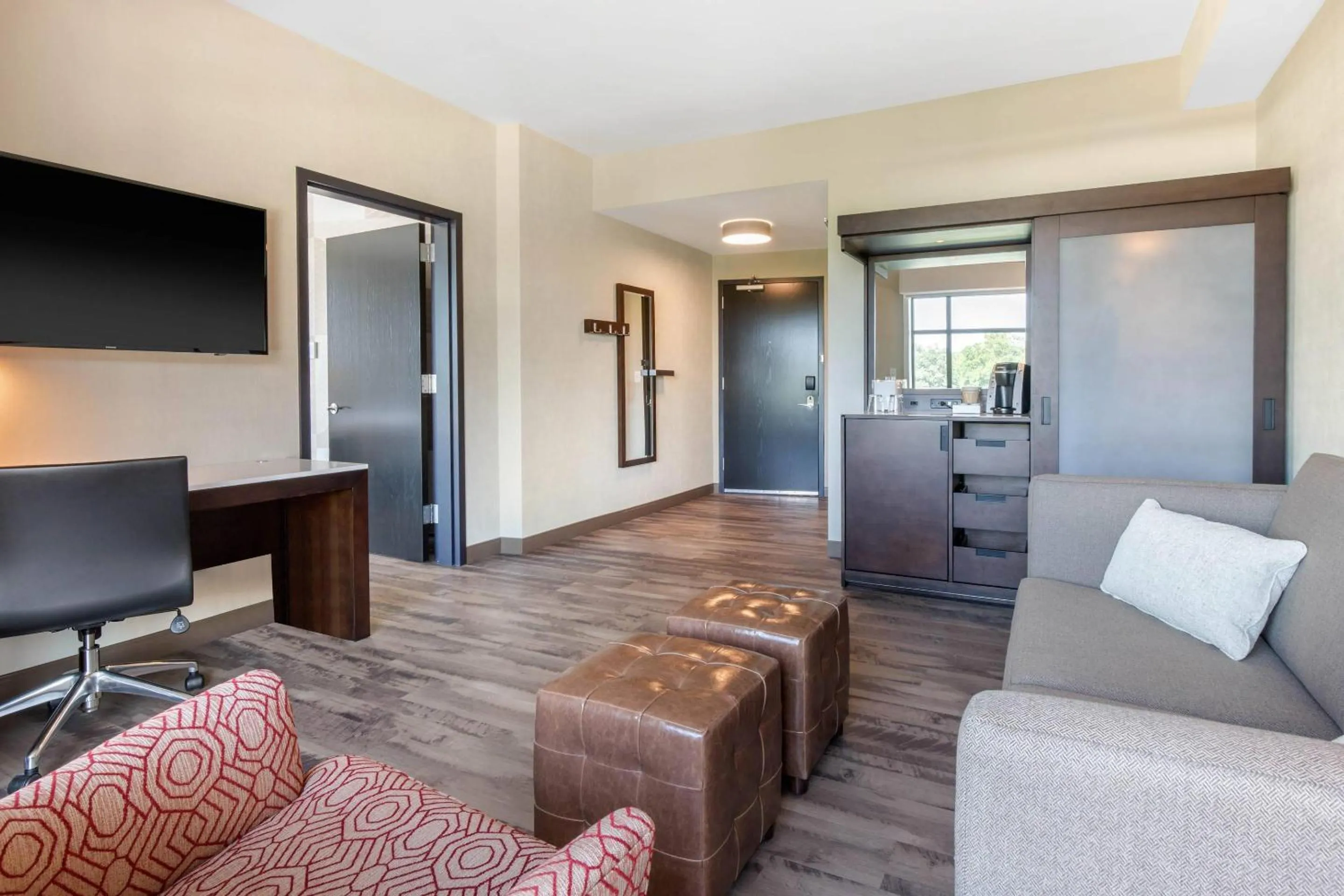 King Suite - Non-Smoking in Cambria Hotel College Park