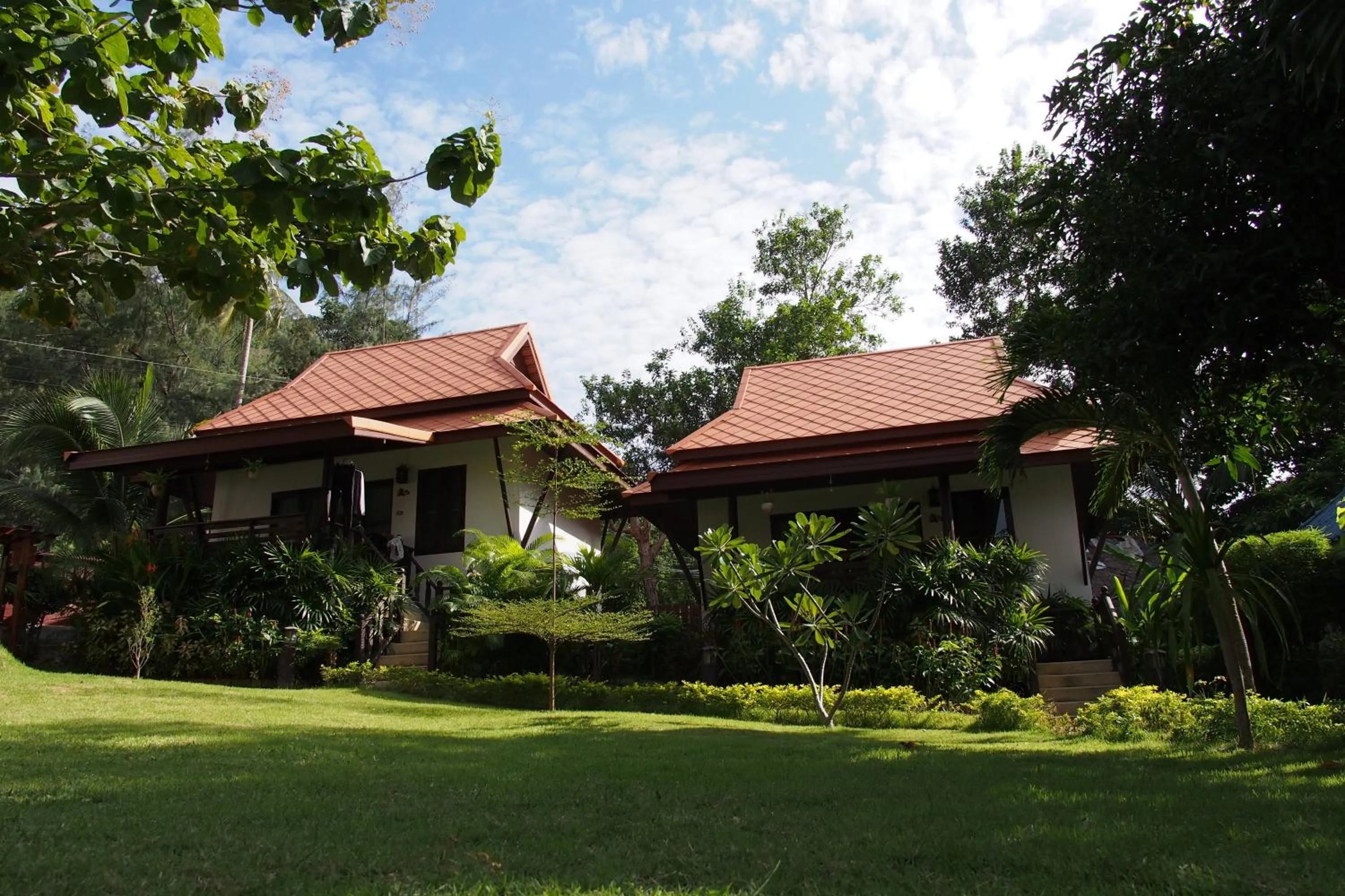 Deluxe Bungalow with Garden View - Twin Bed in Blue Diamond Resort