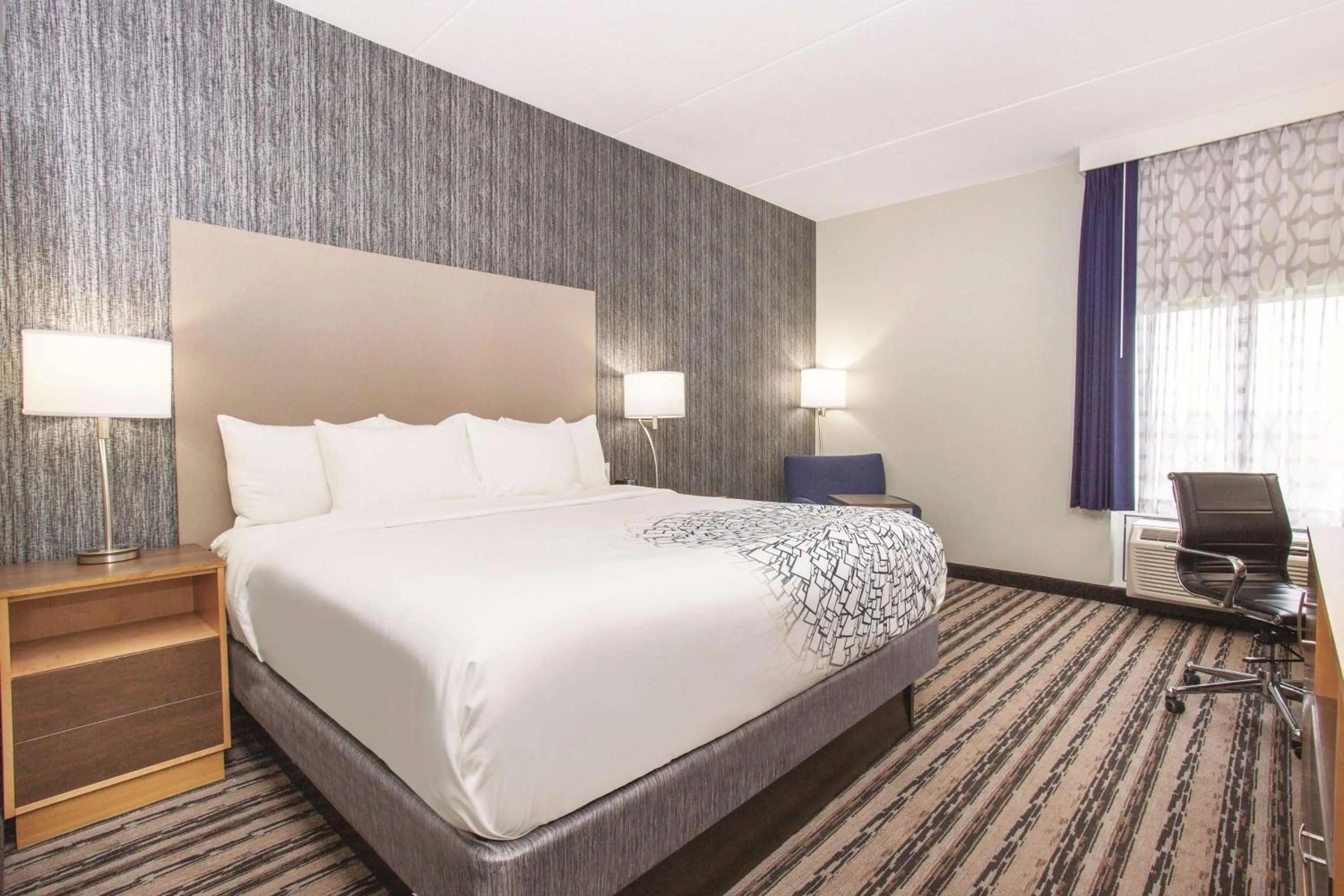 Deluxe King Studio Suite - Non-Smoking in La Quinta by Wyndham Buffalo Amherst