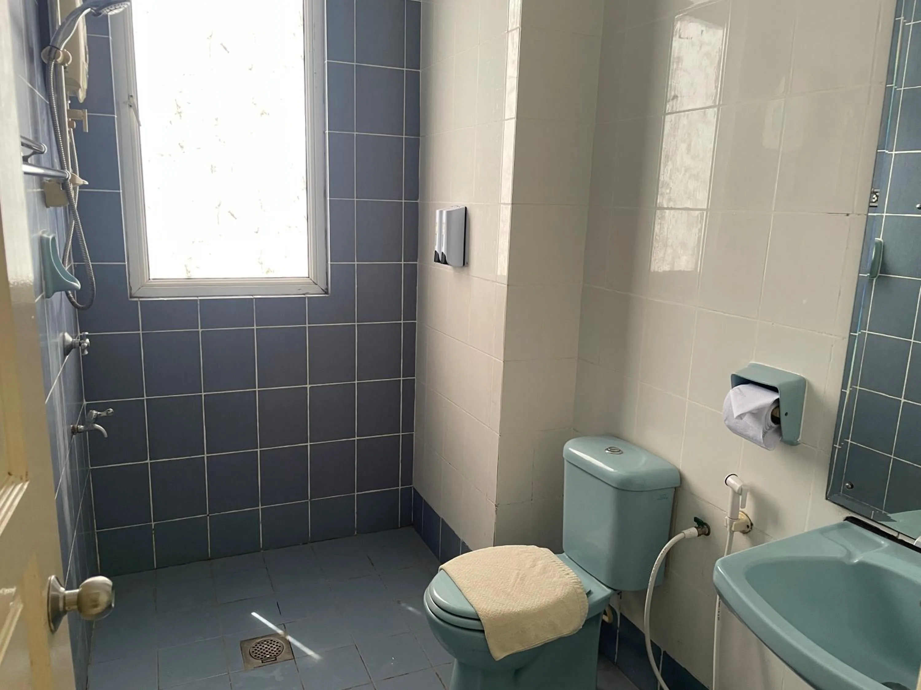 Three-Bedroom Apartment in Song Service Apartment formerly known as Jinhold Service Apartment