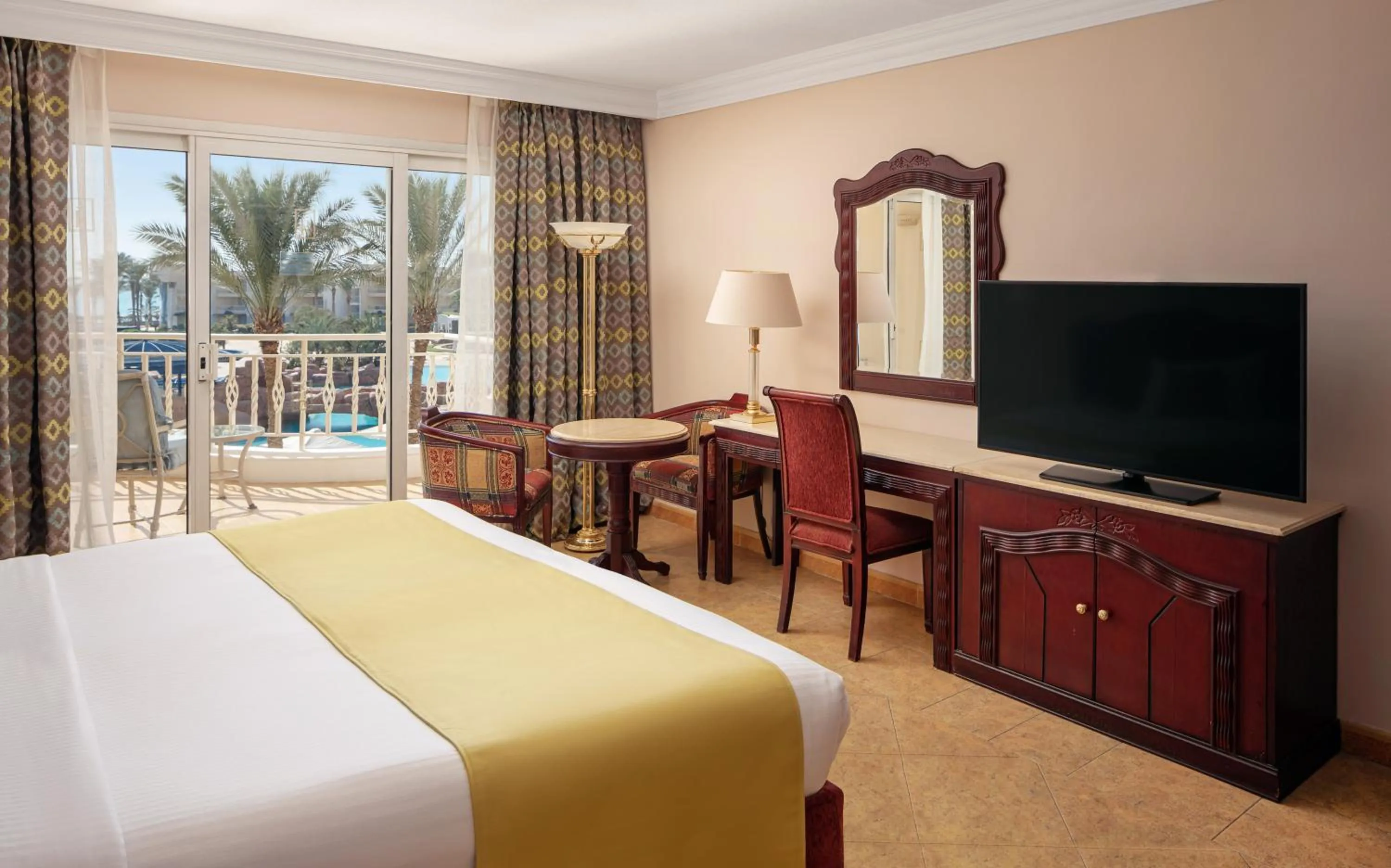 Superior Double or Twin Room with Pool View in Palm Royale Resort - Soma Bay