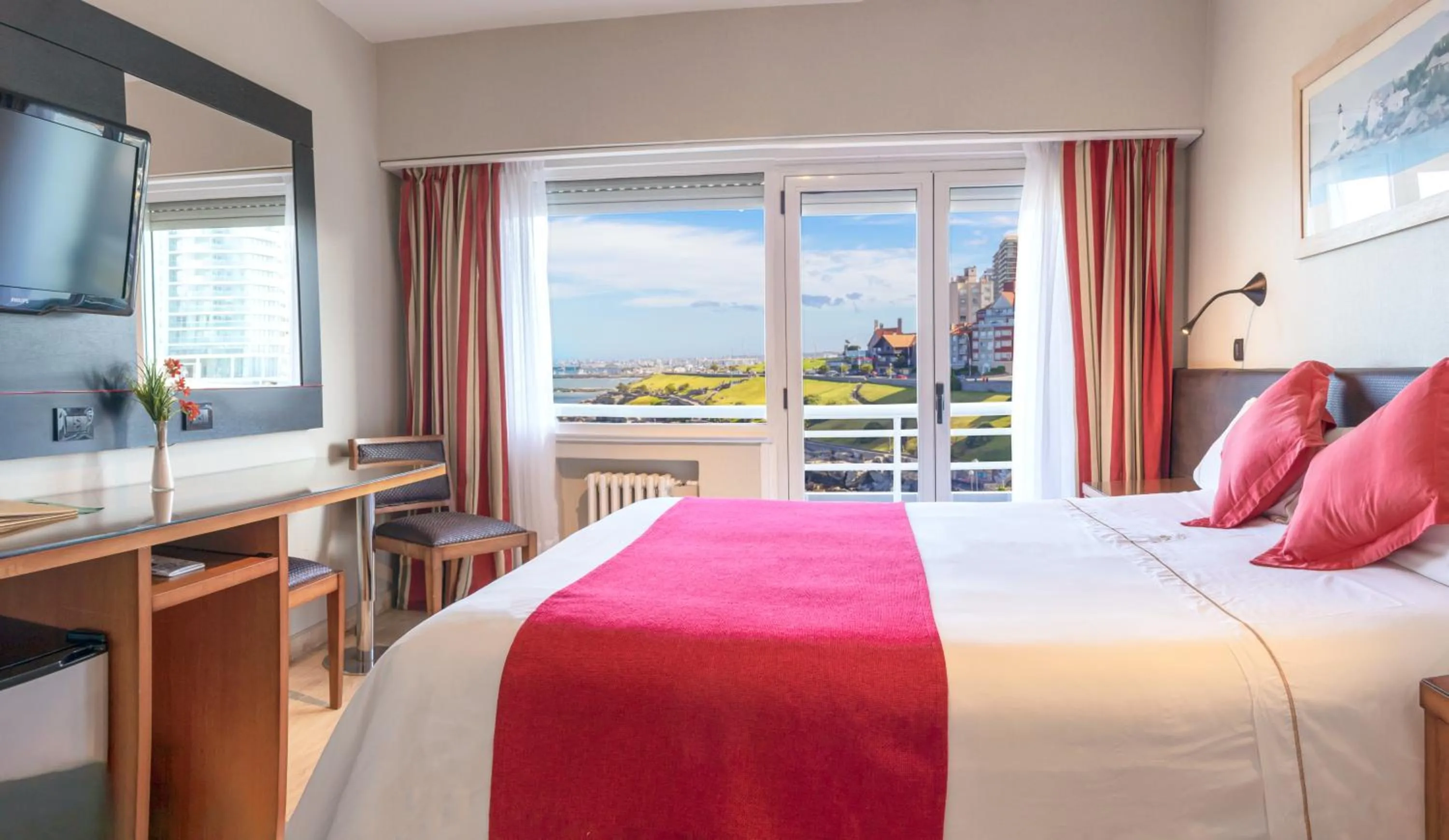 Superior Double or Twin Room with Sea View in Hotel Las Rocas