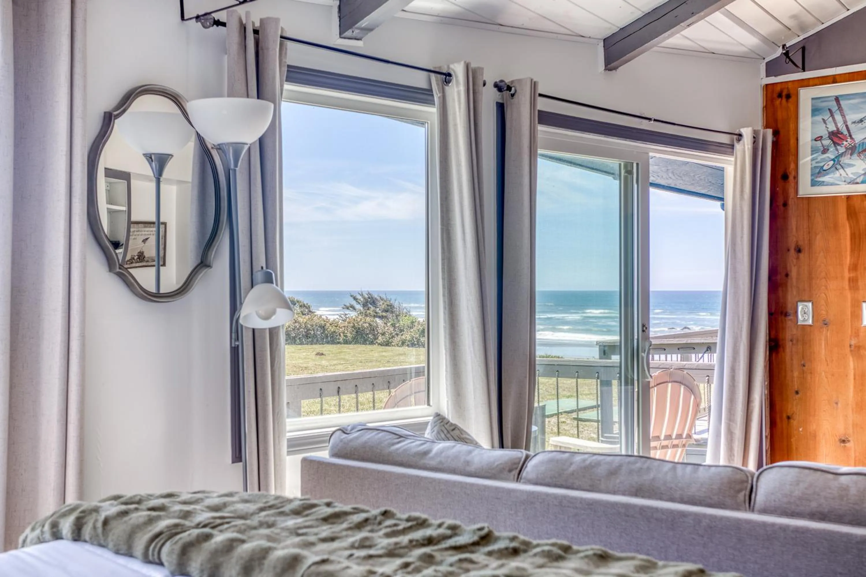 Aviator - Queen Room in Moolack Shores Inn