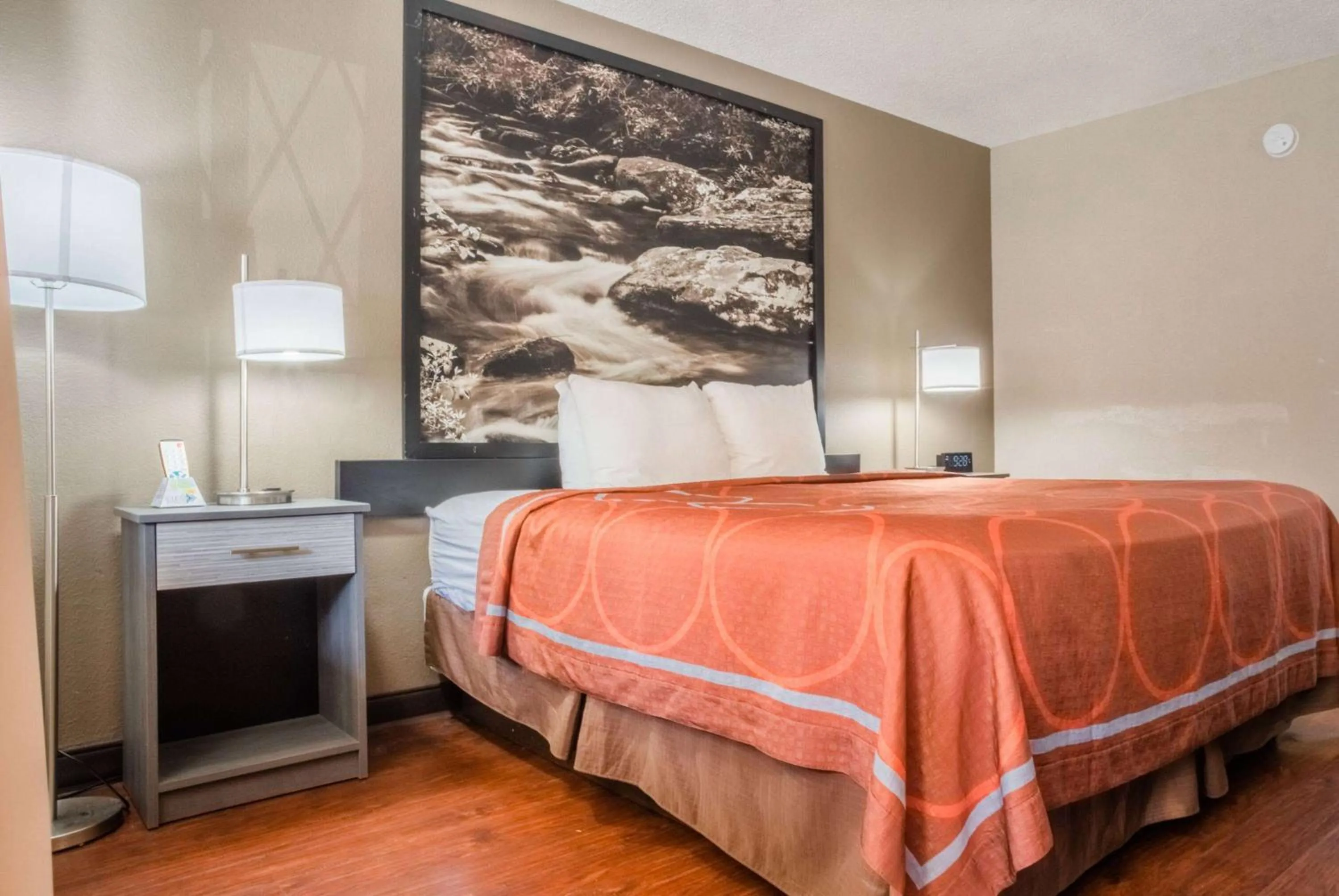 King Room - Non-Smoking in Super 8 by Wyndham Downtown Gatlinburg at Convention Center