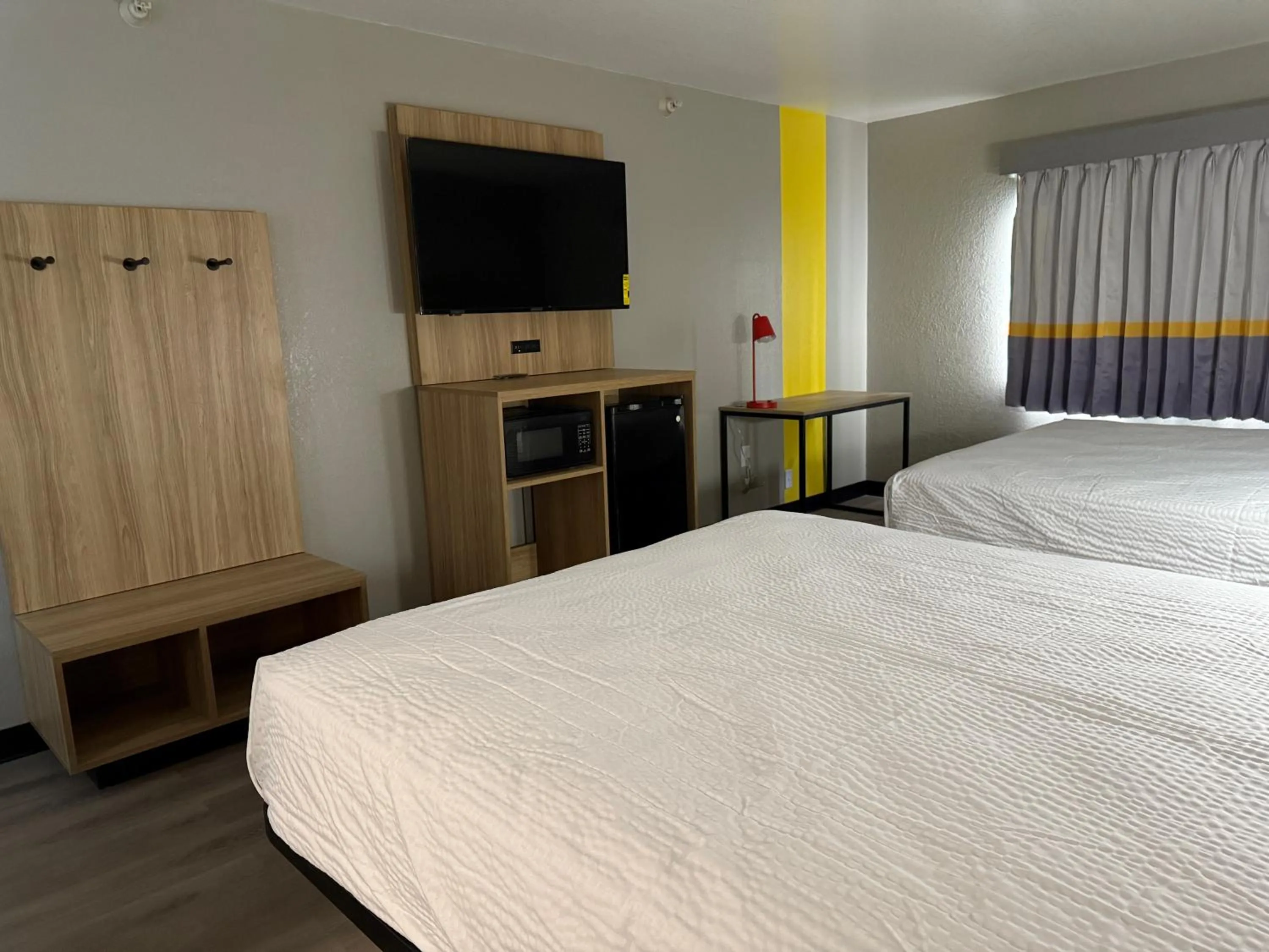 Queen Room with Two Queen Beds - Non-Smoking in Super 8 by Wyndham Richfield Cleveland