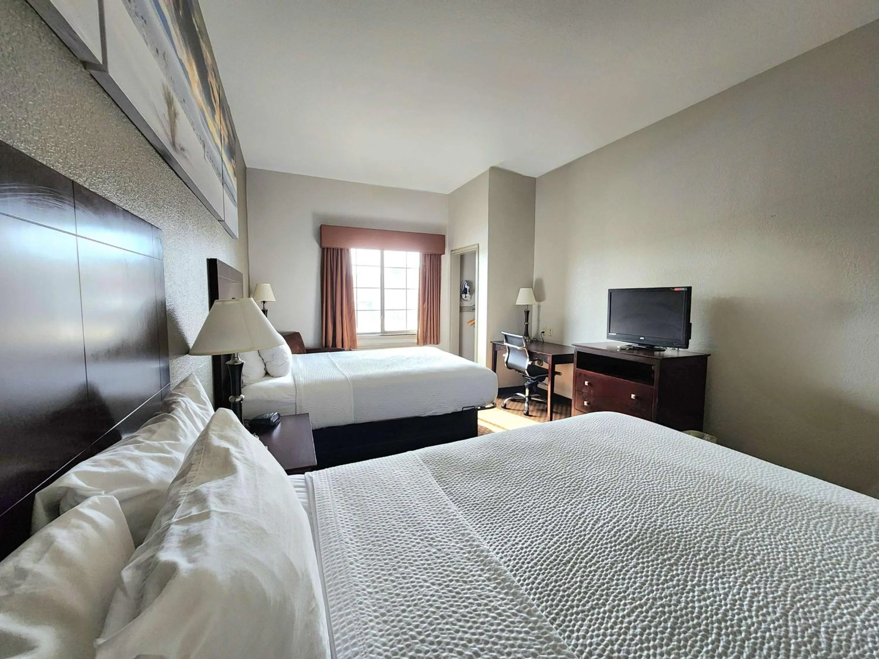 Efficiency Queen Room with Two Queen Beds and Kitchenette - Non-Smoking in Days Inn by Wyndham Kemah