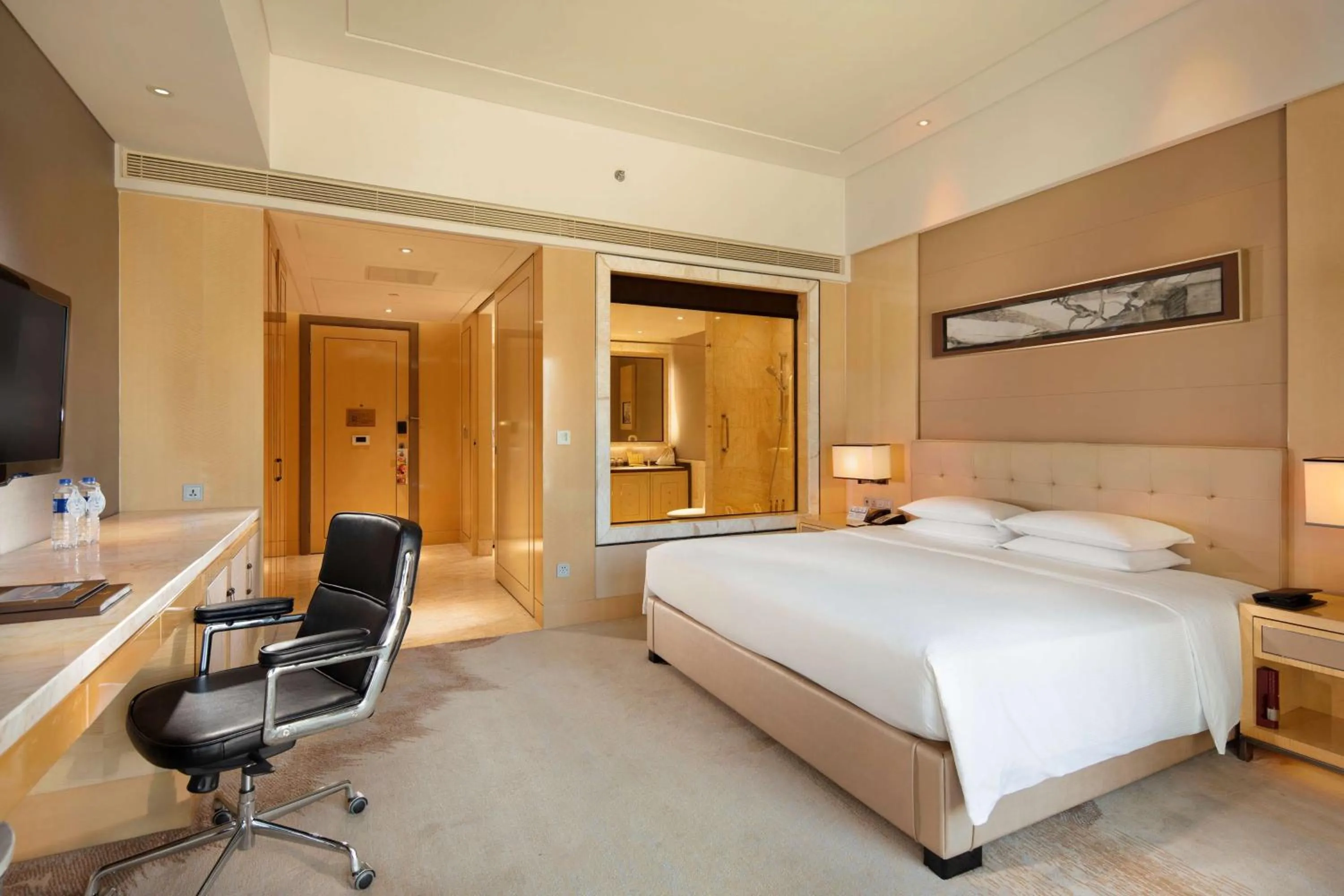 King Room - Mobility Accessible  in Hilton Dalian