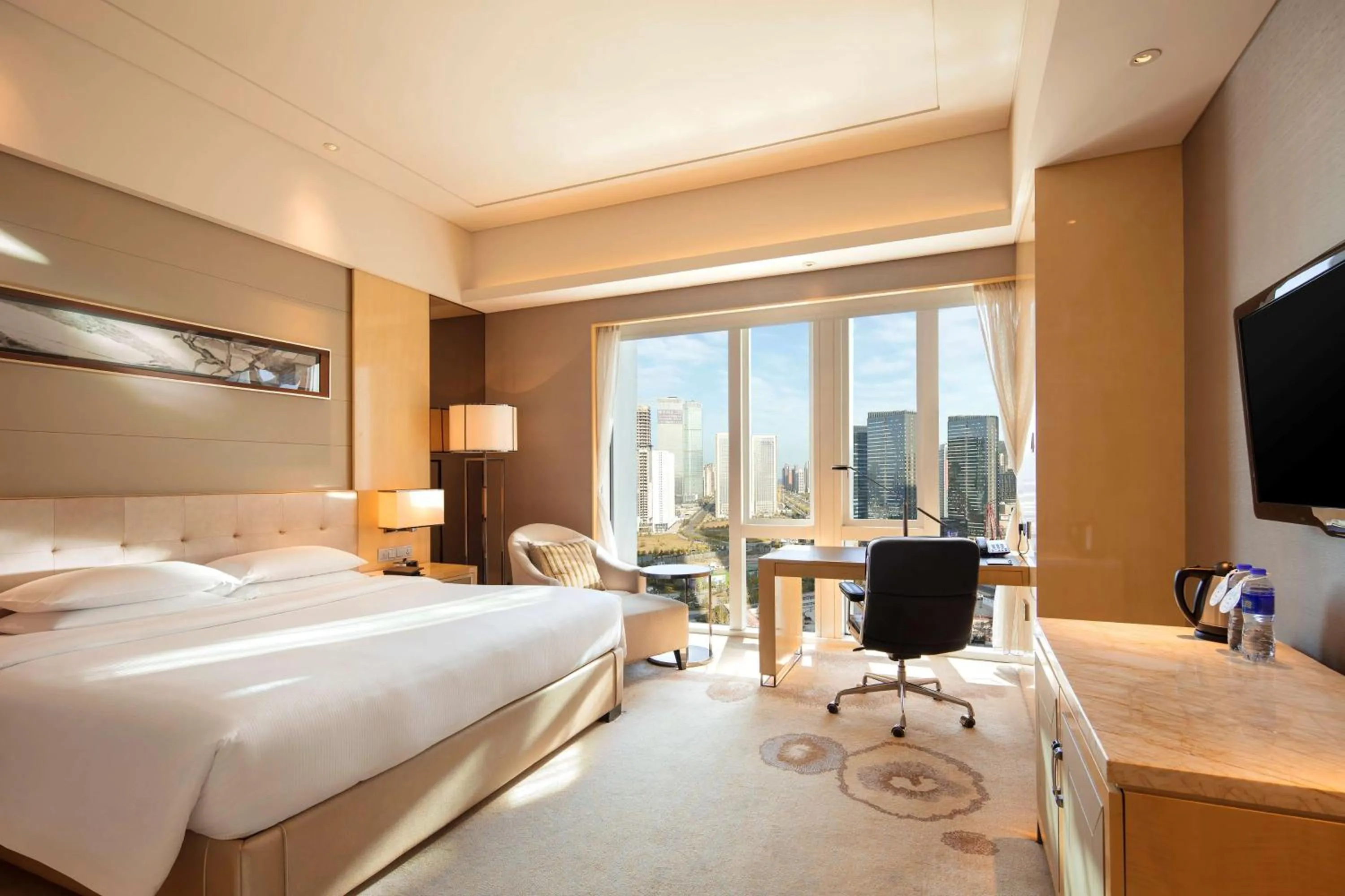 Standard King Room in Hilton Dalian