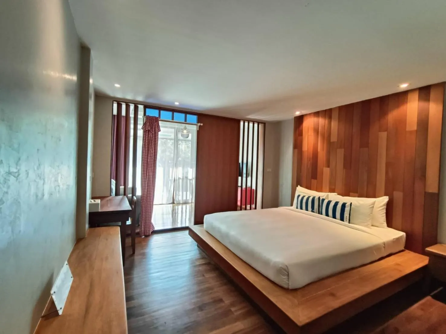 Ionian Superior High Floor River View ( Double Bed ) in The Oia Pai Resort