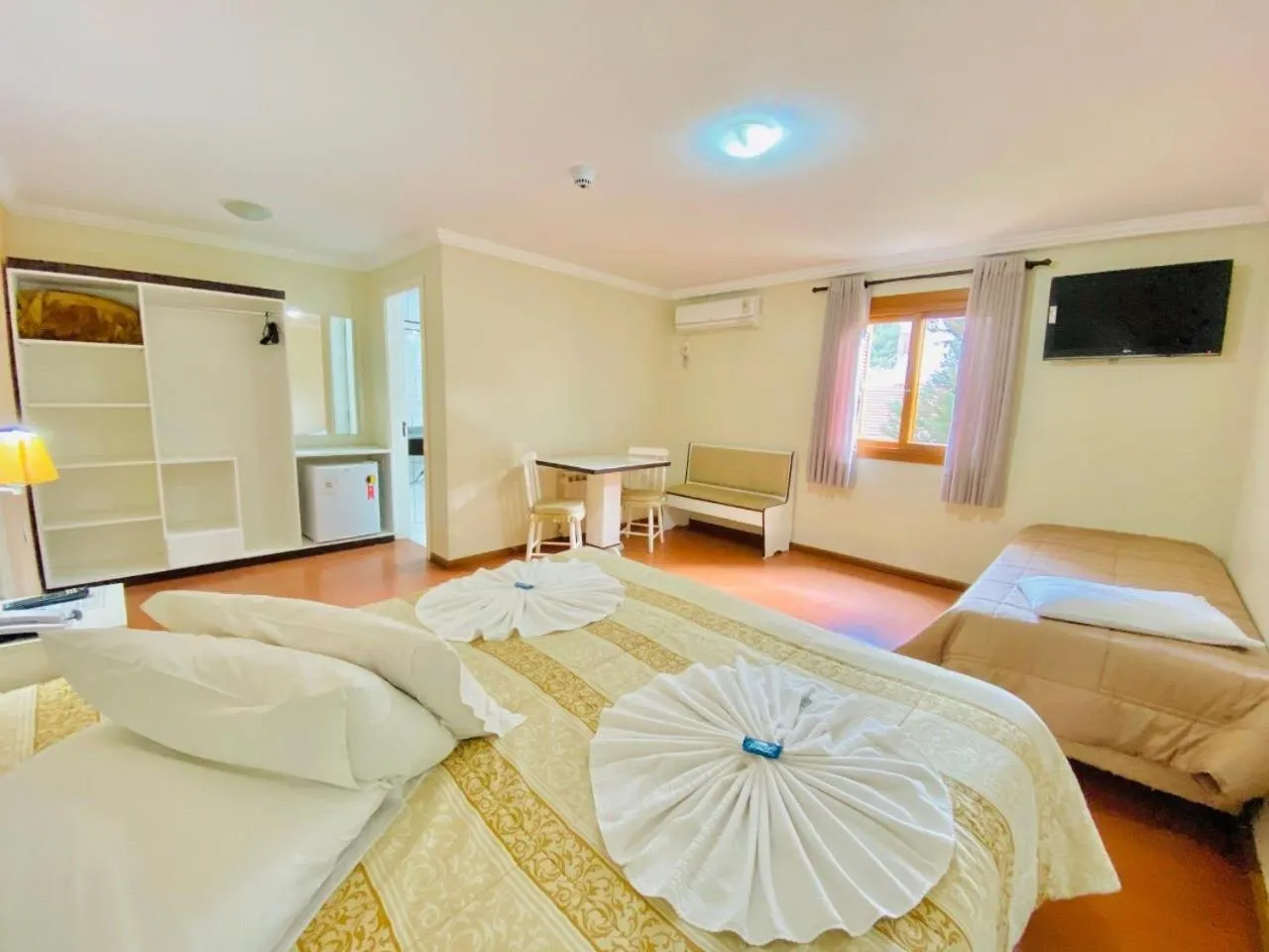 Deluxe Triple Room in Zermatt Hotel