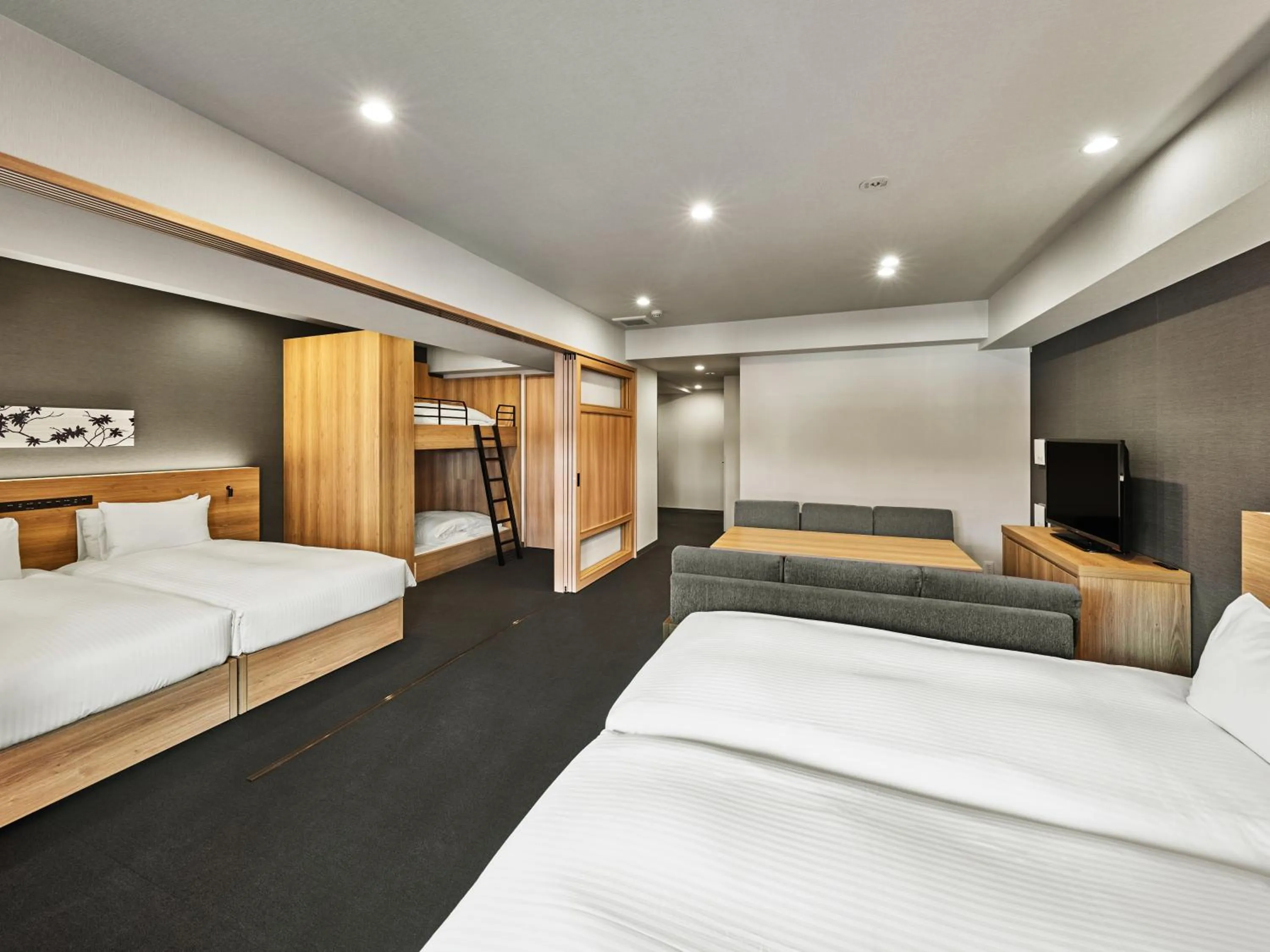 Deluxe One-Bedroom Family Apartment in MIMARU Kyoto Shinmachi Sanjo