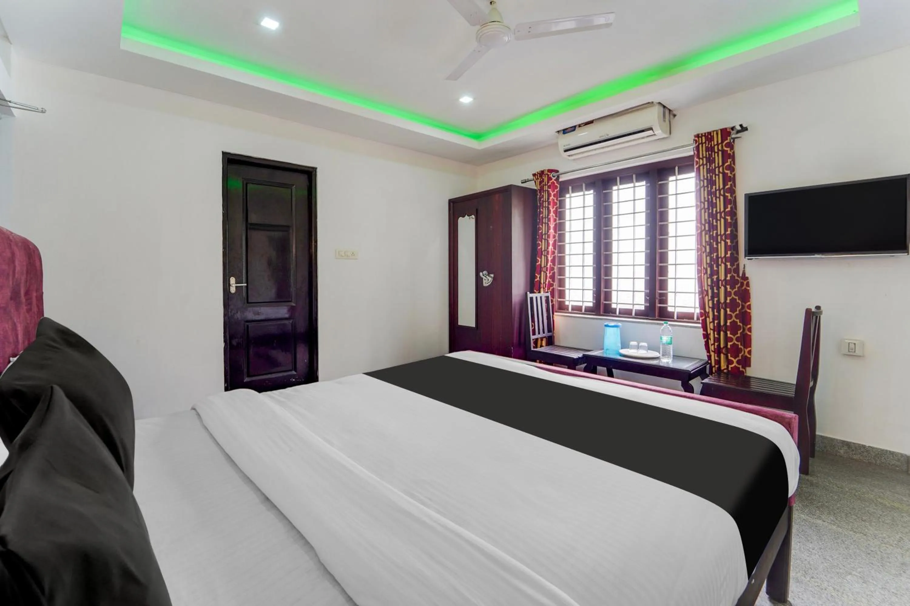 Standard Double Room - single occupancy in Super Hotel O Aluva Town