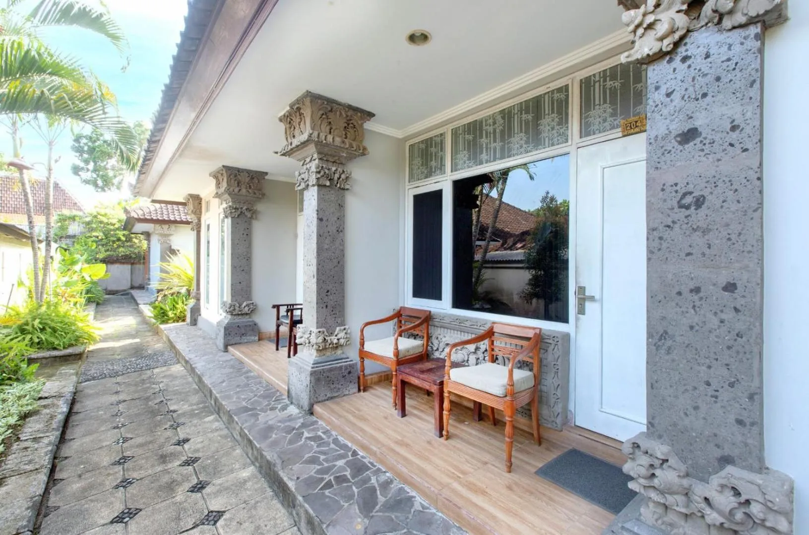 Large Double Room in Dewi Sinta Hotel and Restaurant