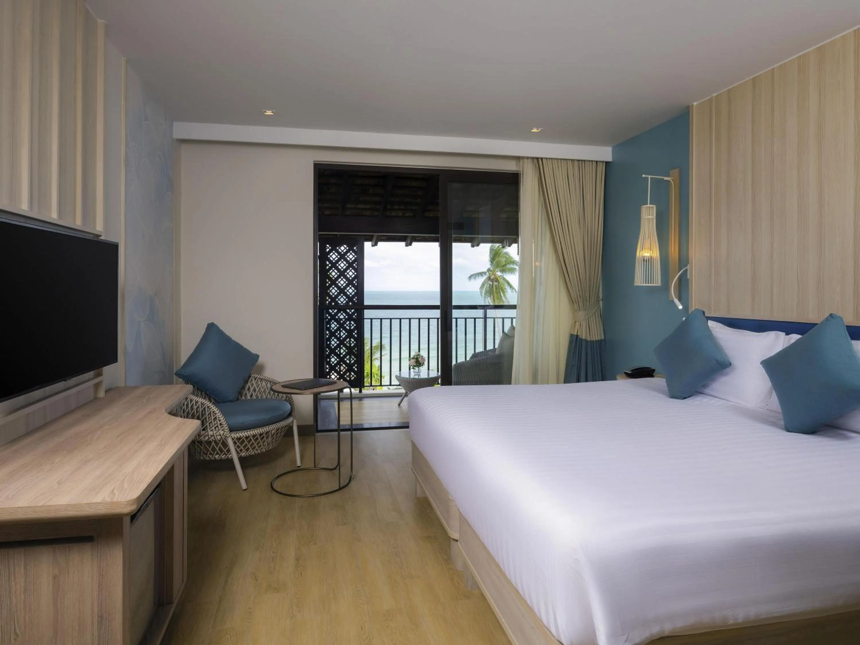 Deluxe Double Room with Sea View - Beach Side in Mercure Samui Chaweng Tana