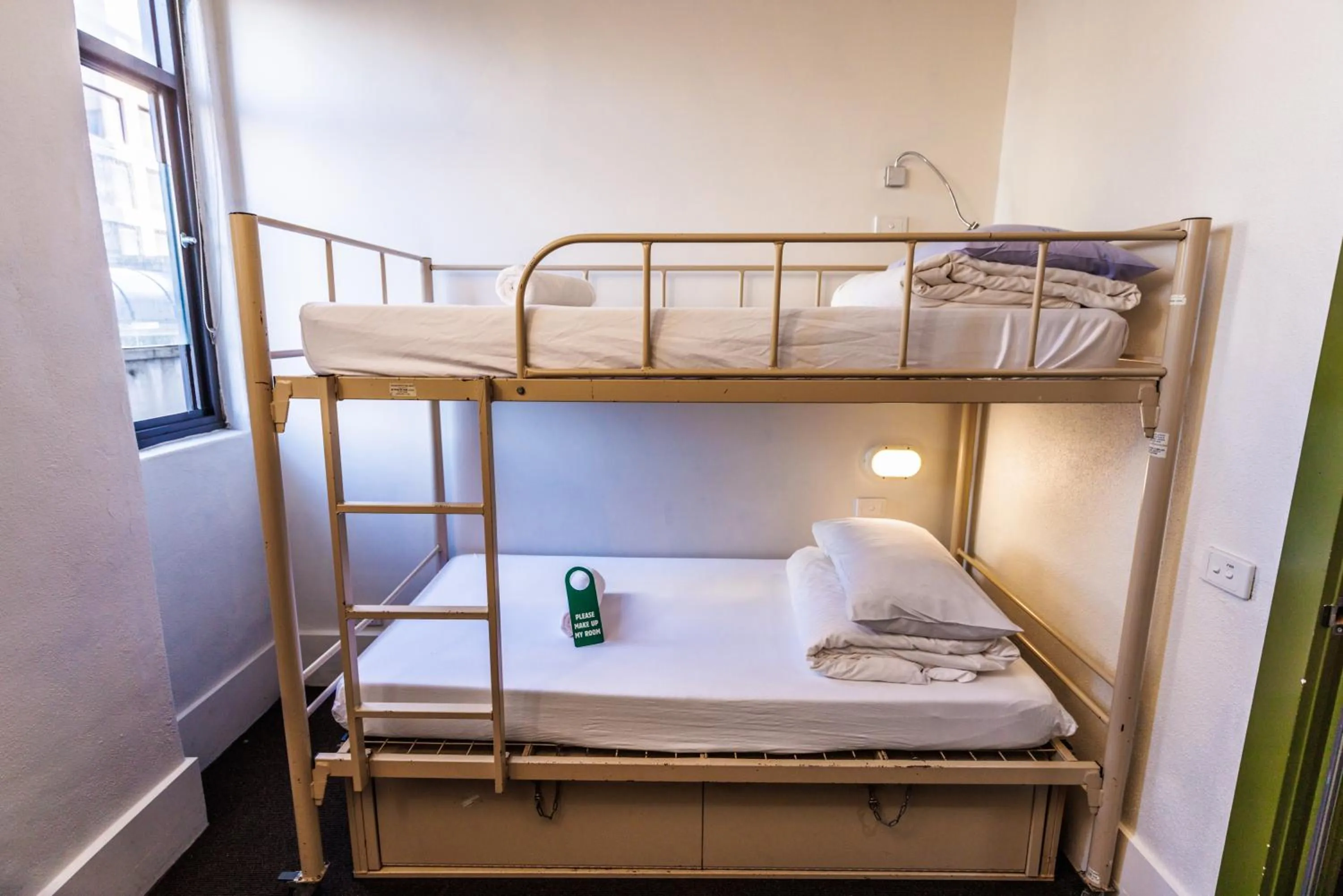 Twin Room with Shared Bathroom in YHA Melbourne Central