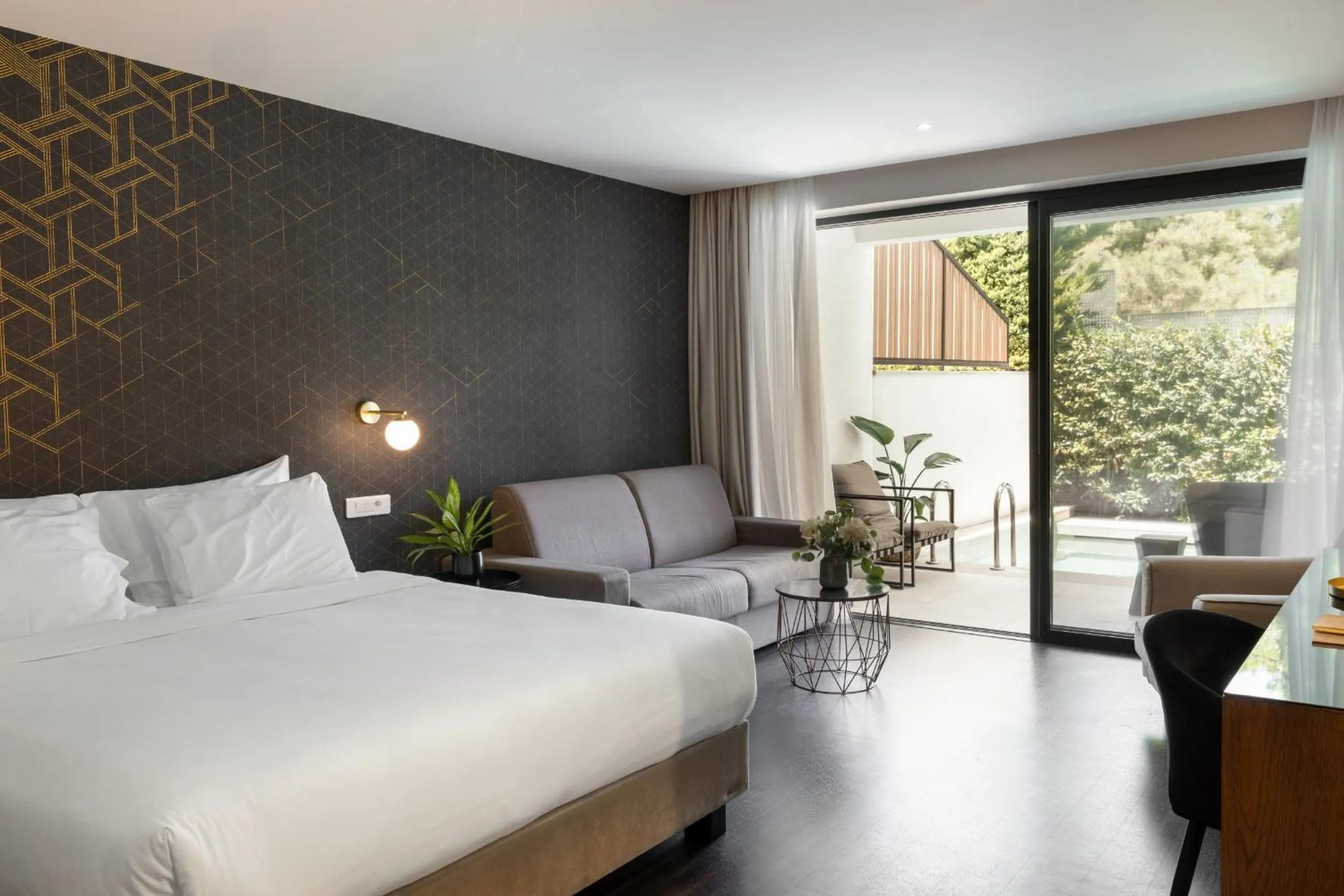 Deluxe Suite with Private Pool in Azur Hotel