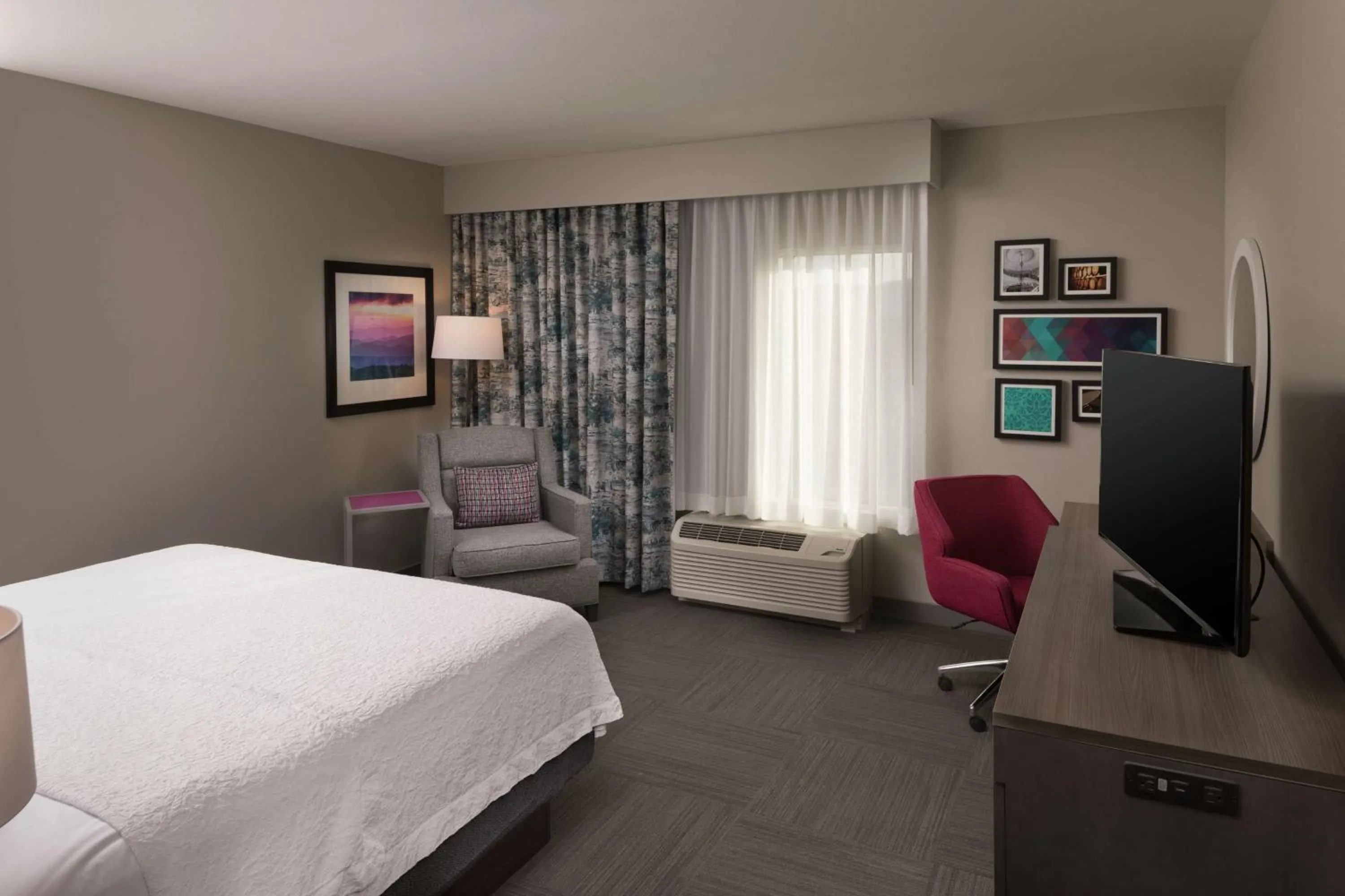King Room in Hampton Inn & Suites Asheville Biltmore Area