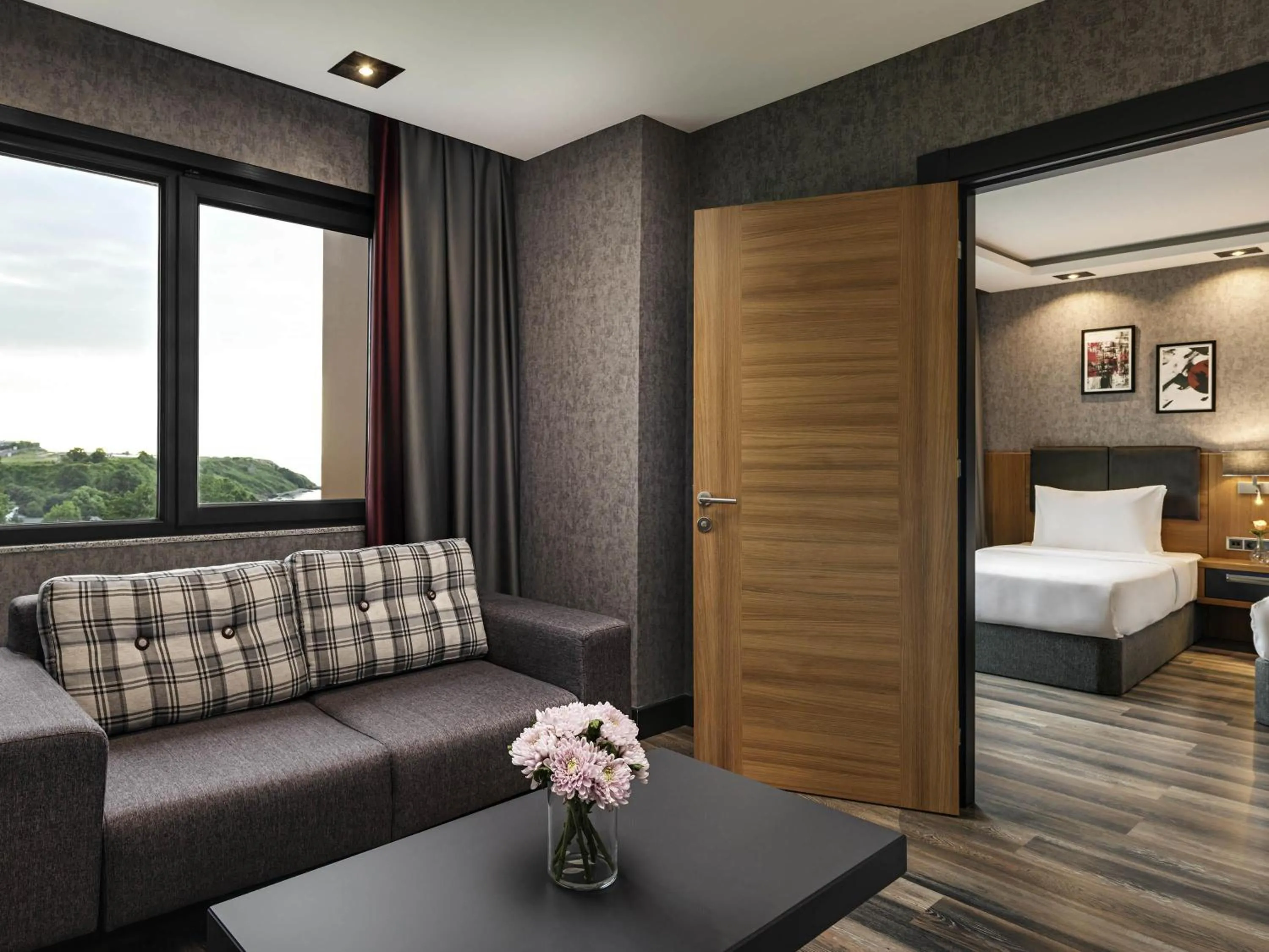 Junior Suite Room with One Dbl and 2 Single Beds in Mövenpick Hotel Trabzon