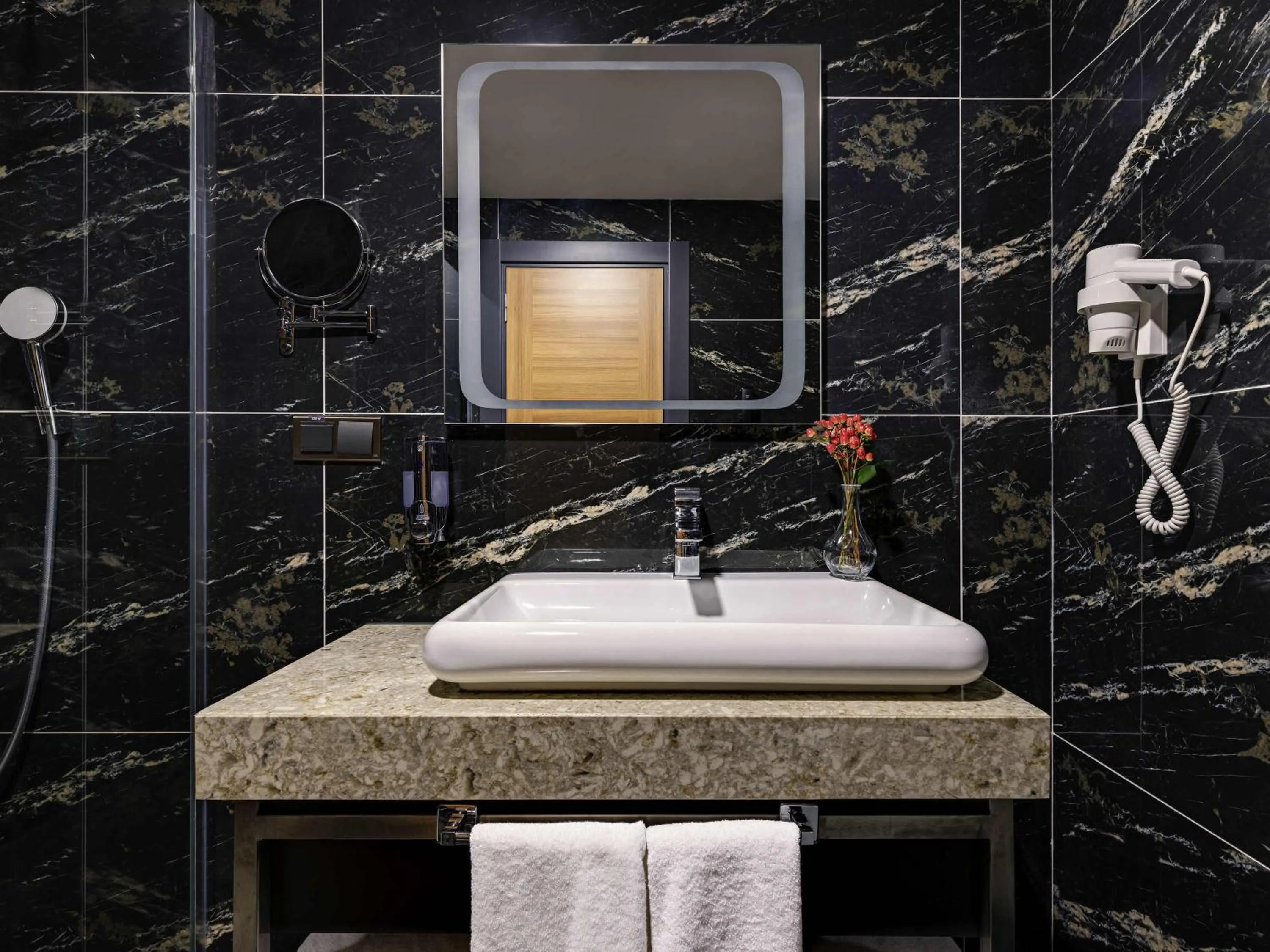 Standard Triple Room with There Single Beds in Mövenpick Hotel Trabzon