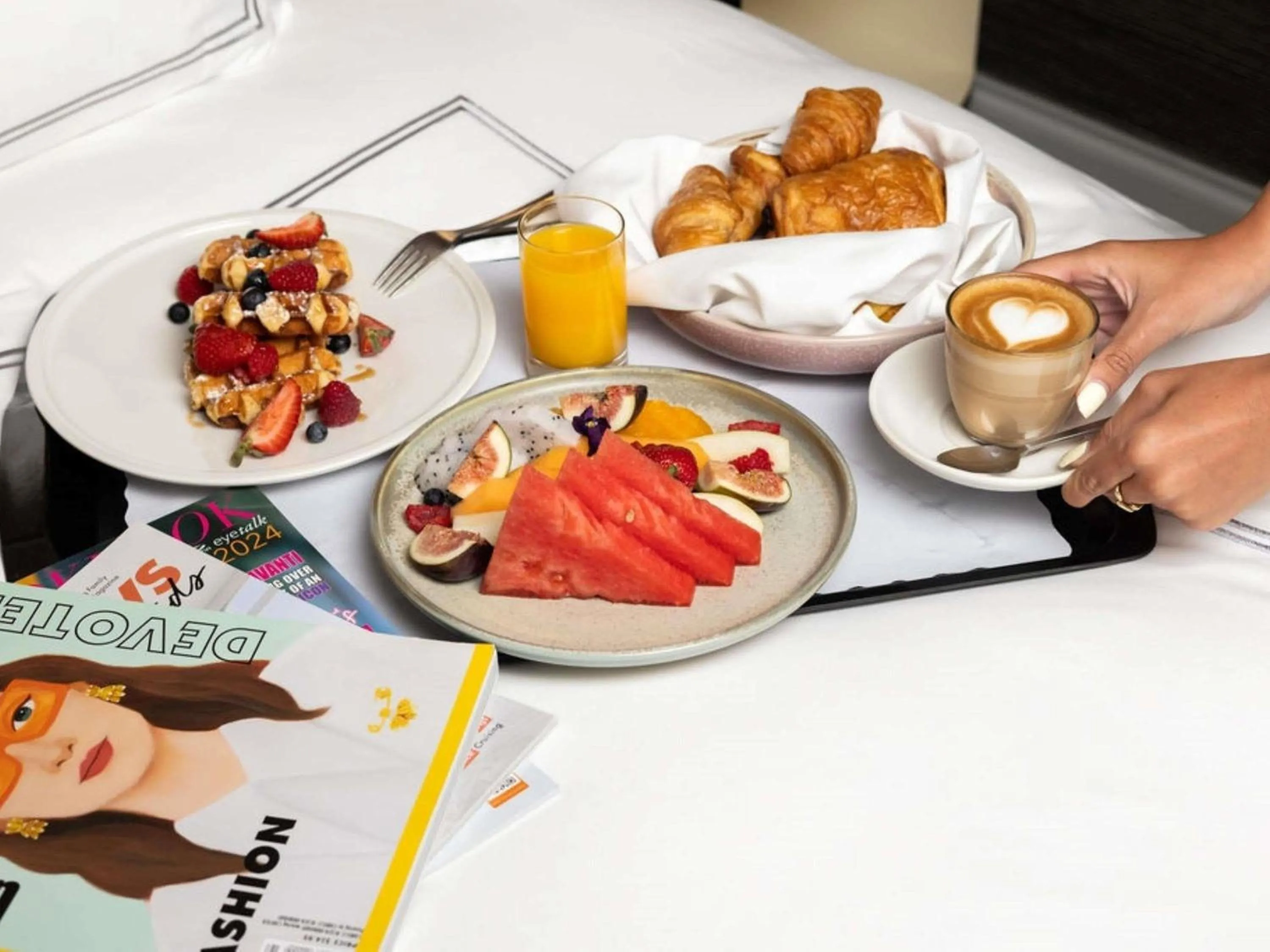 Swiss Executive King Room - High Floor - Club Access in Swissotel Sydney