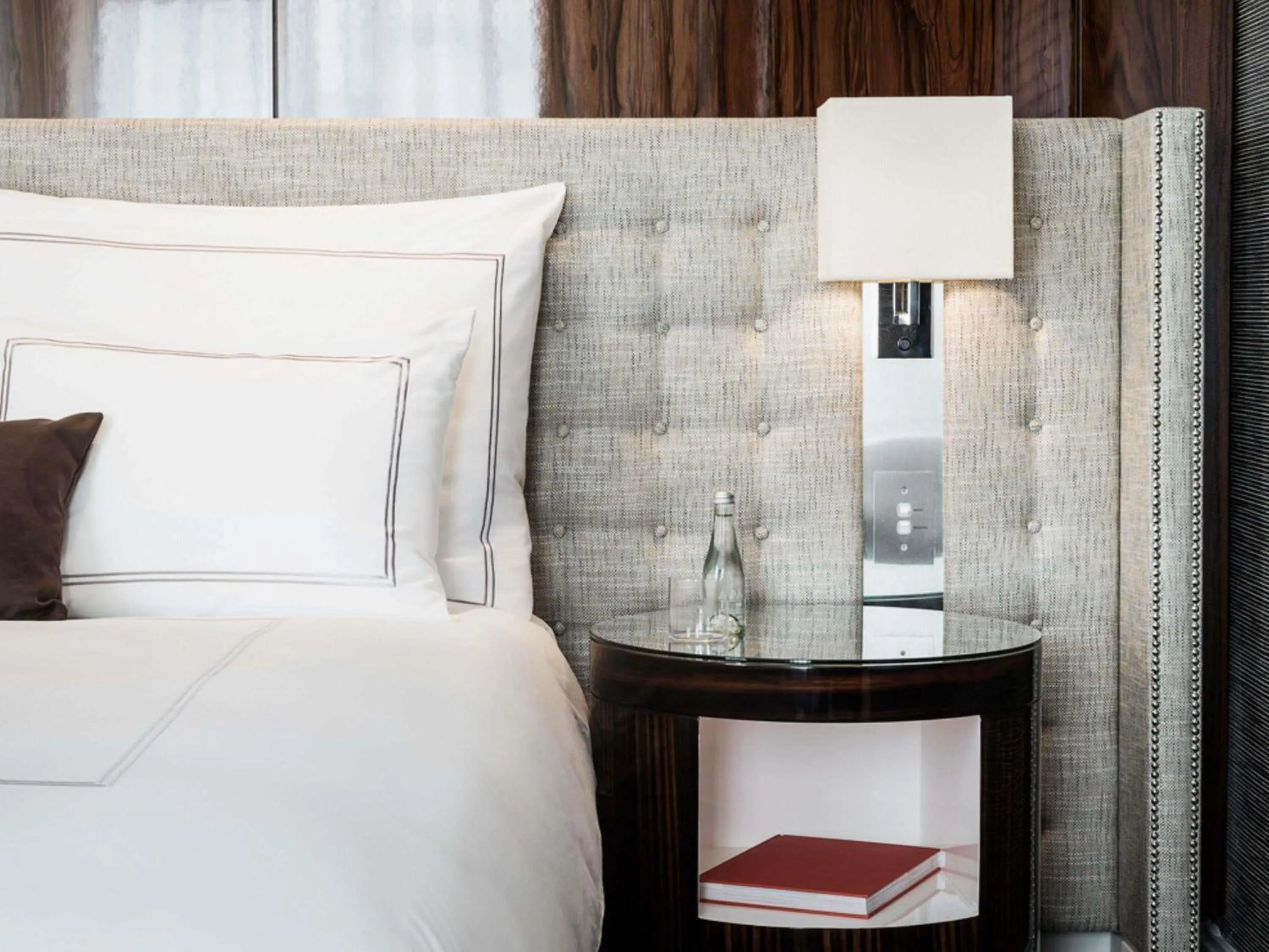 Swiss Advantage King Room - High Floor in Swissotel Sydney