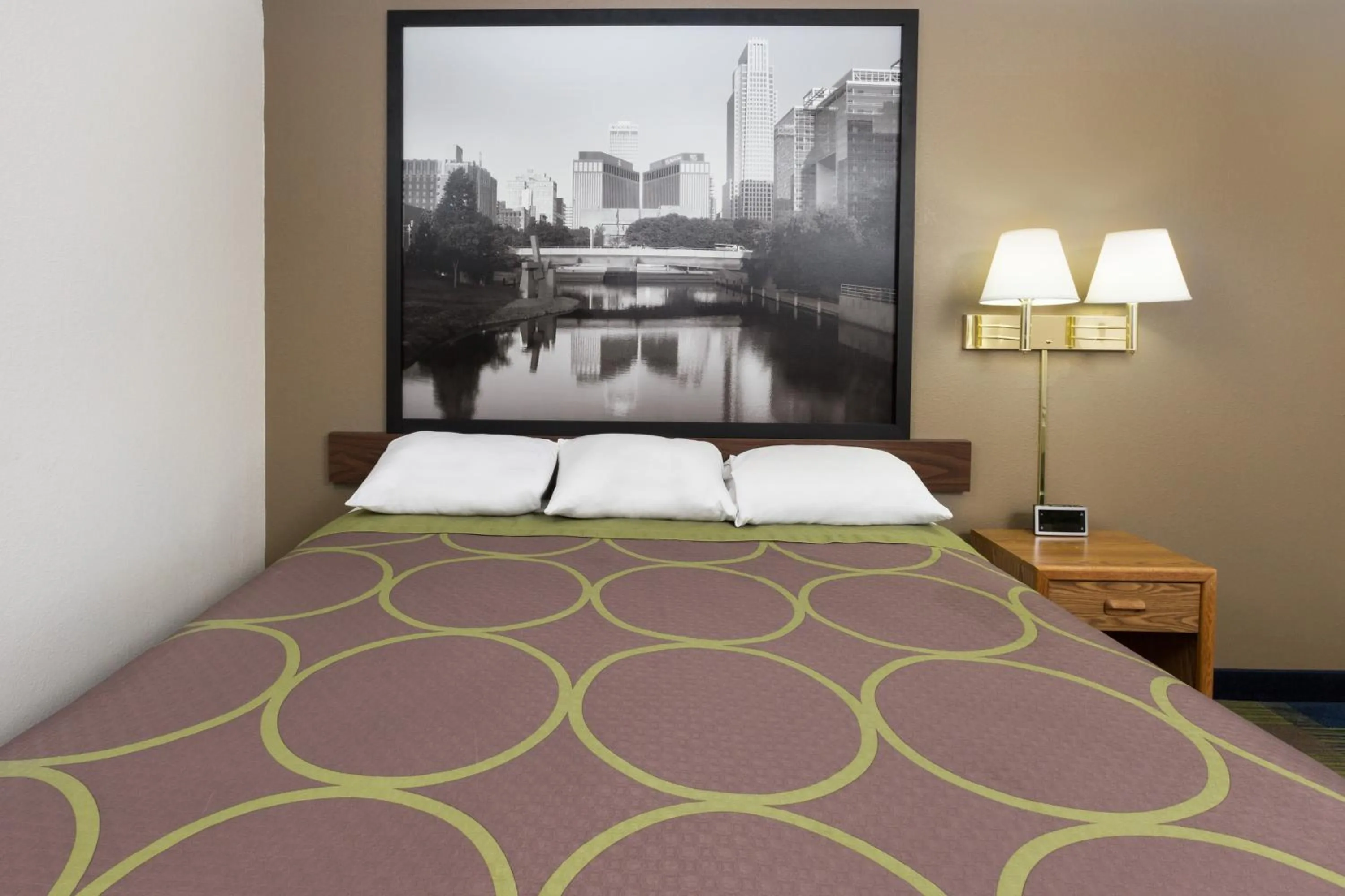 King Room - Non-Smoking in Super 8 by Wyndham Columbus