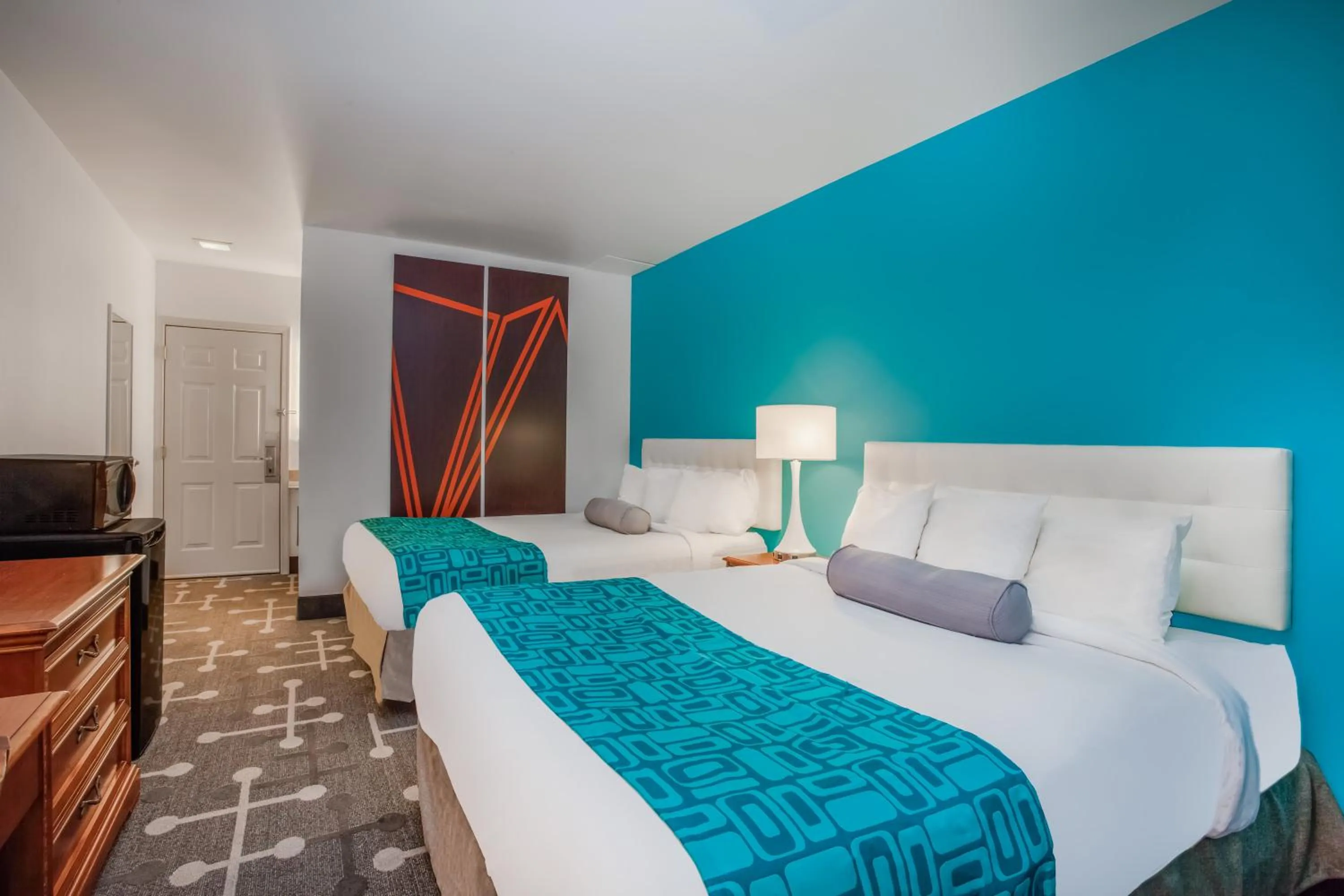 Queen Room with Two Queen Beds - Non-Smoking in Howard Johnson by Wyndham Hershey