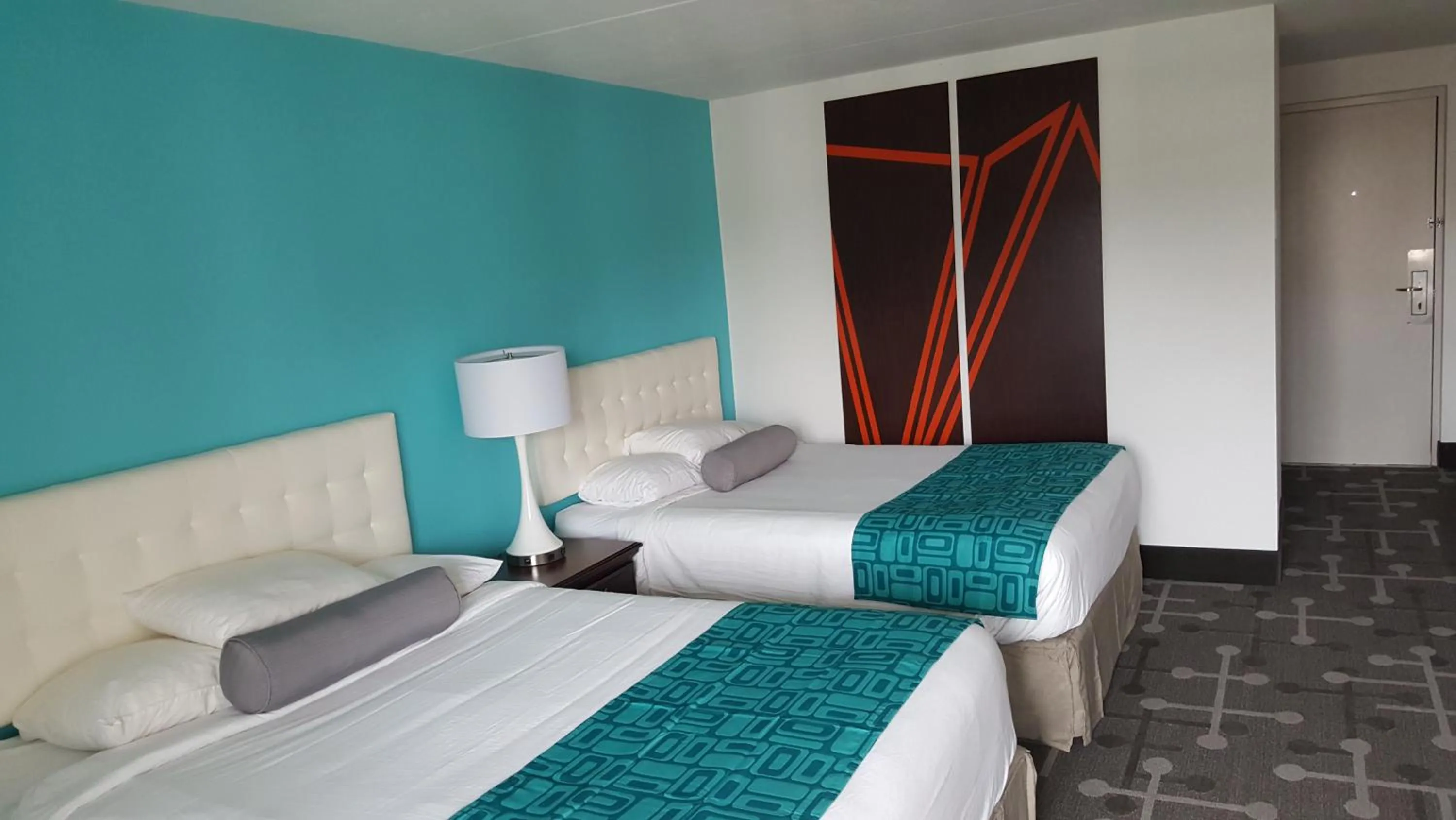 Deluxe Queen Room with Two Queen Beds - Non-Smoking in Howard Johnson by Wyndham Hershey