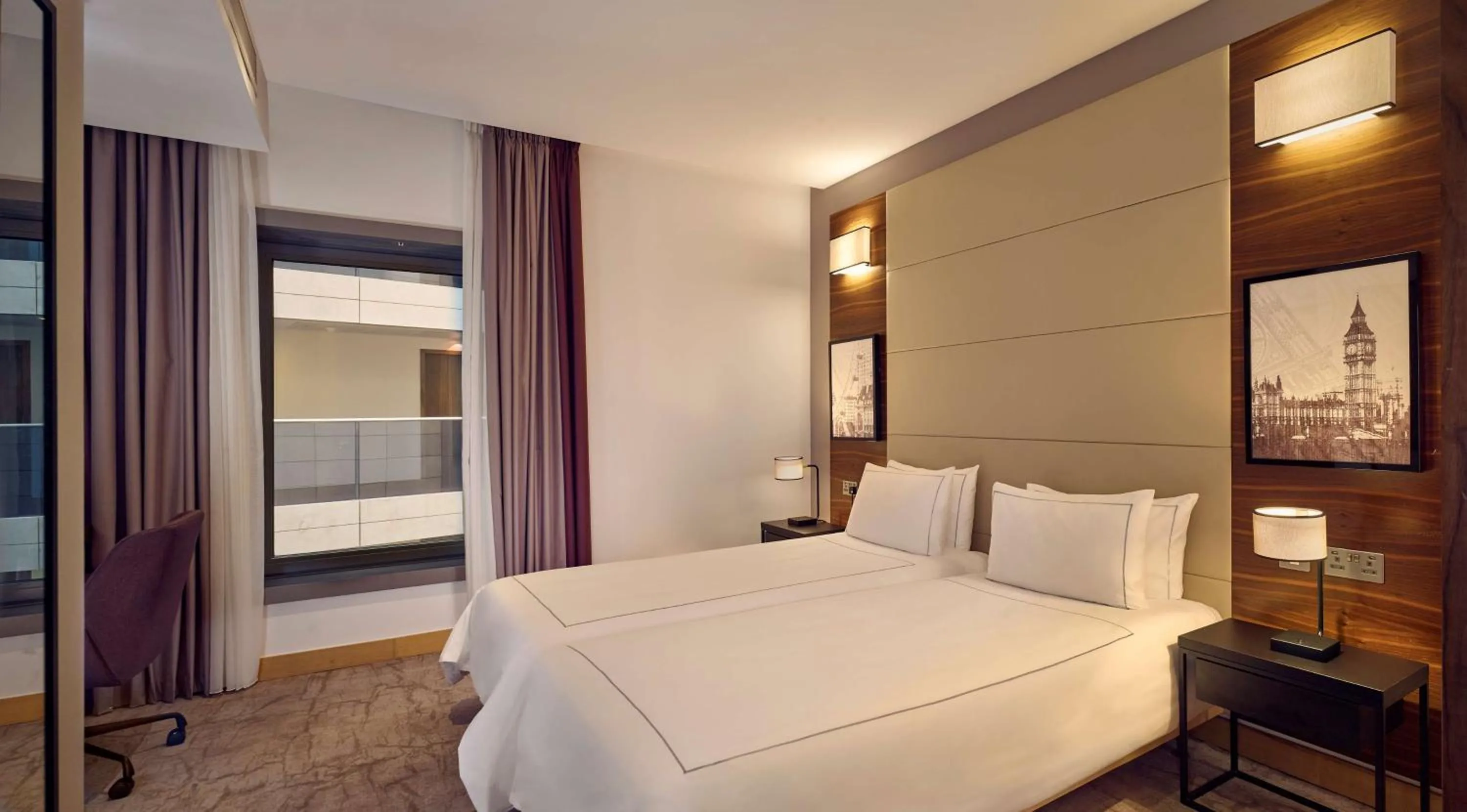 Superior Twin Room in Park Plaza County Hall London