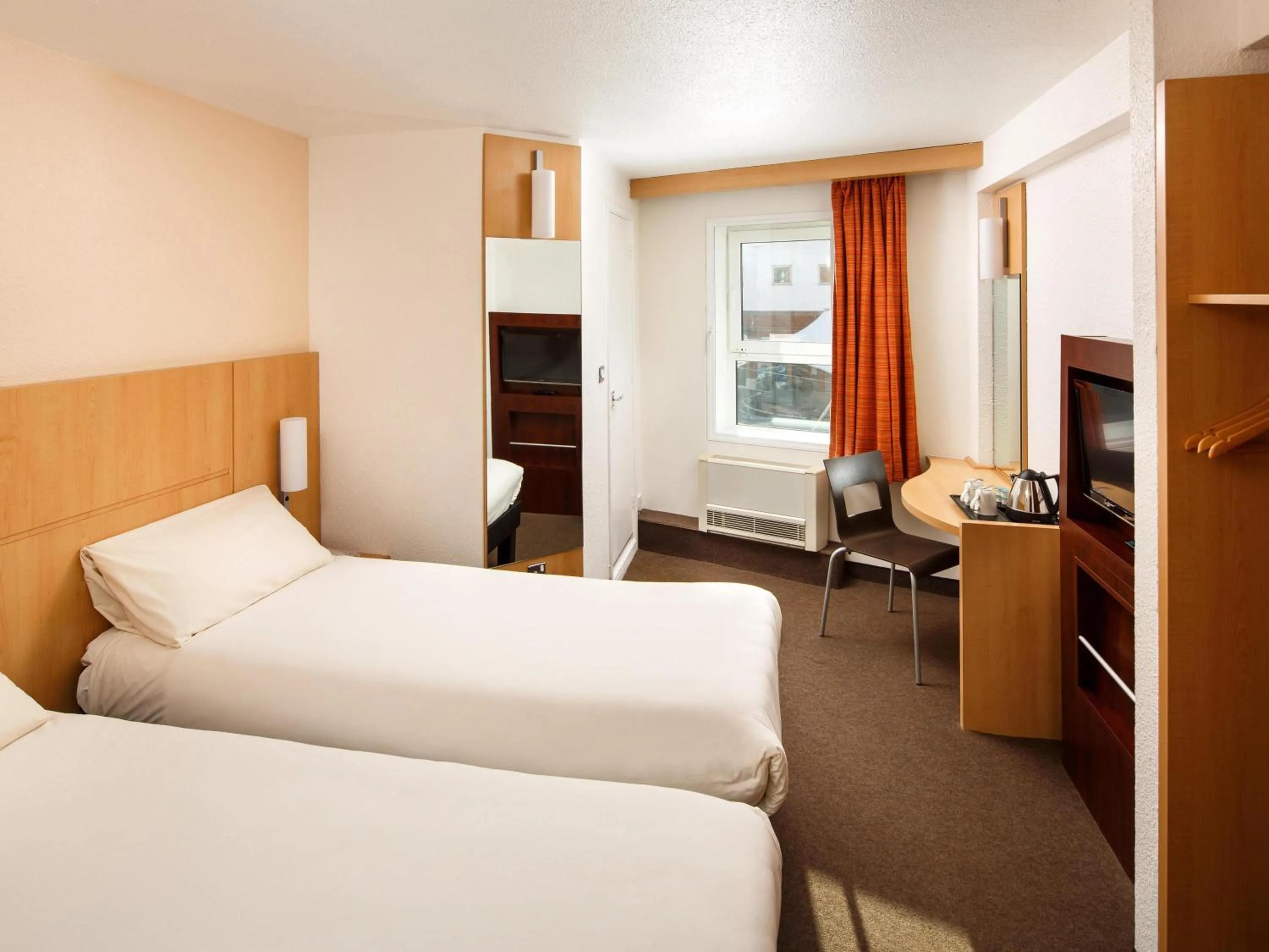 Twin Room in ibis Birmingham Centre New Street Station Hotel