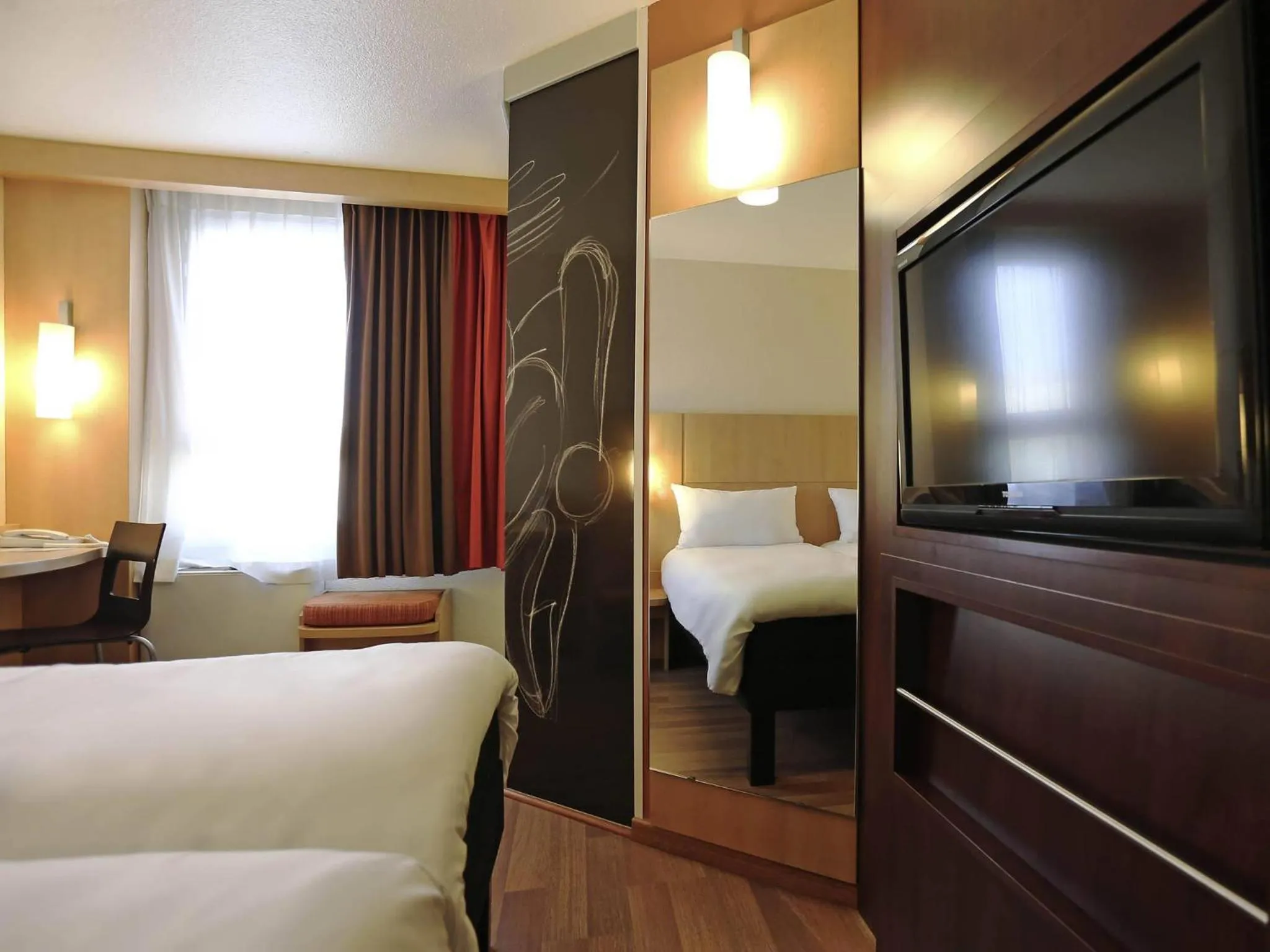 Standard Twin Room in ibis Montpellier Centre Polygone