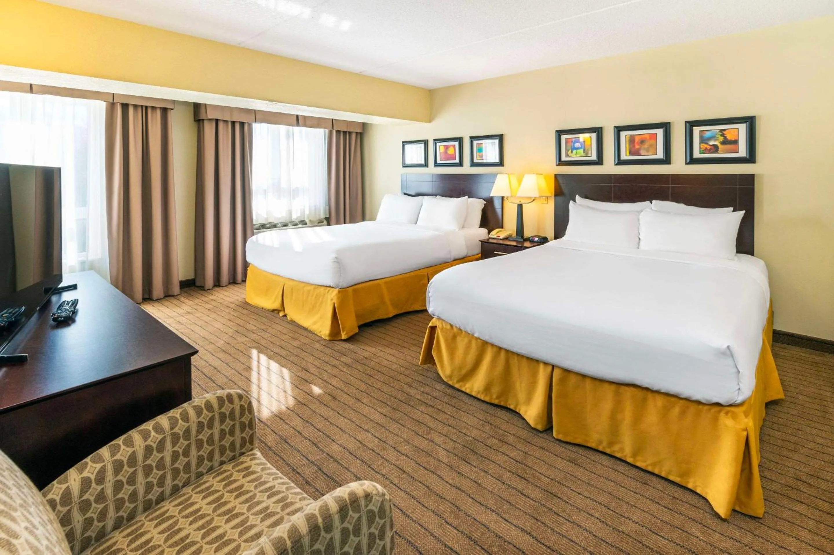 Queen Suite with Two Queen Beds and Sofa Bed - Non Smoking in Comfort Inn & Suites
