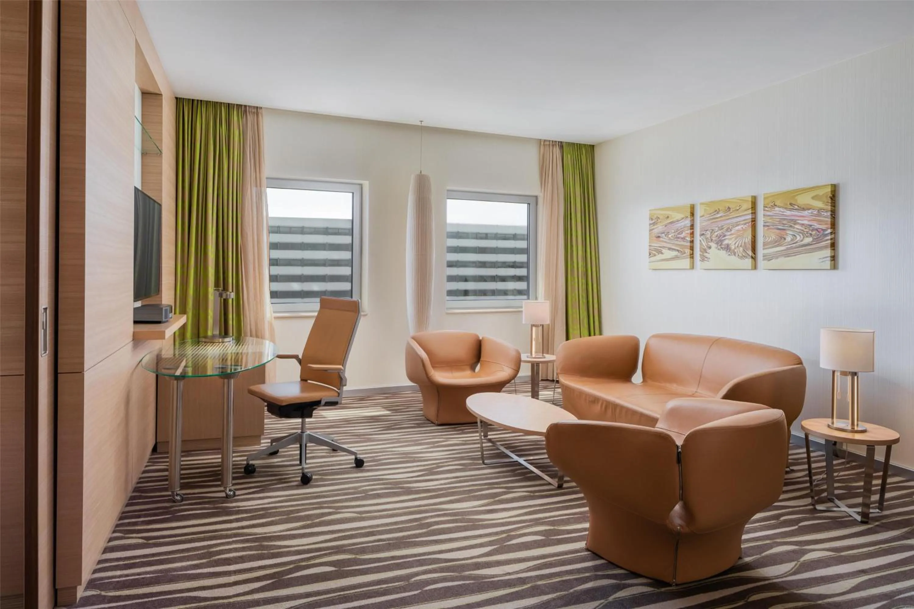 King Deluxe Suite in Hilton Frankfurt Airport