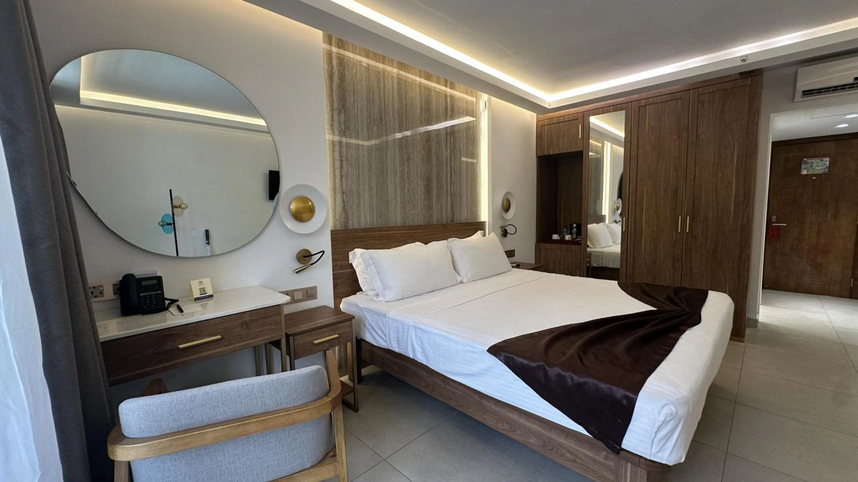 Signature Garden and Mountains view - single occupancy in Coral Strand Smart Choice