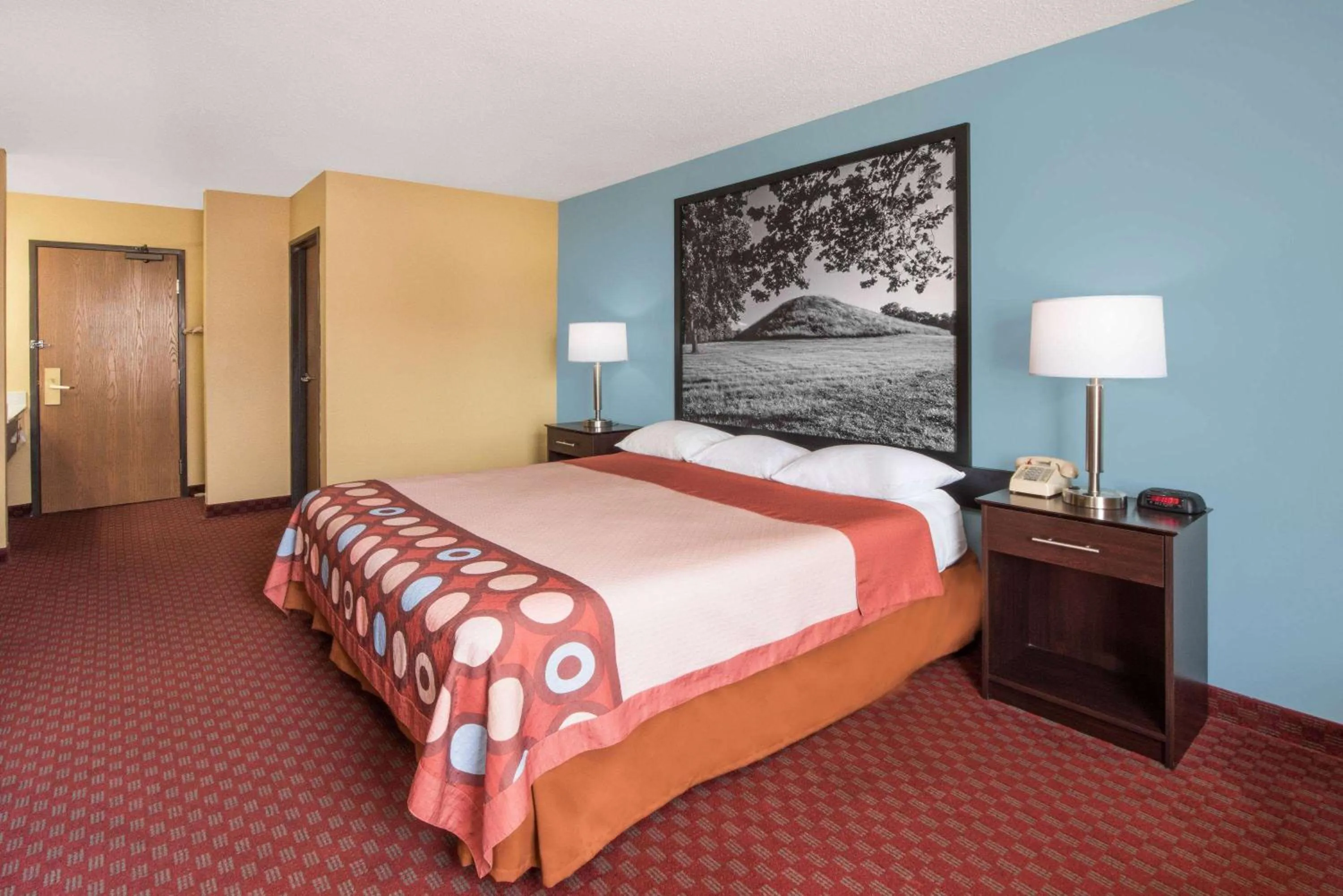 King Room - Non-Smoking in Super 8 by Wyndham Troy IL/St. Louis Area