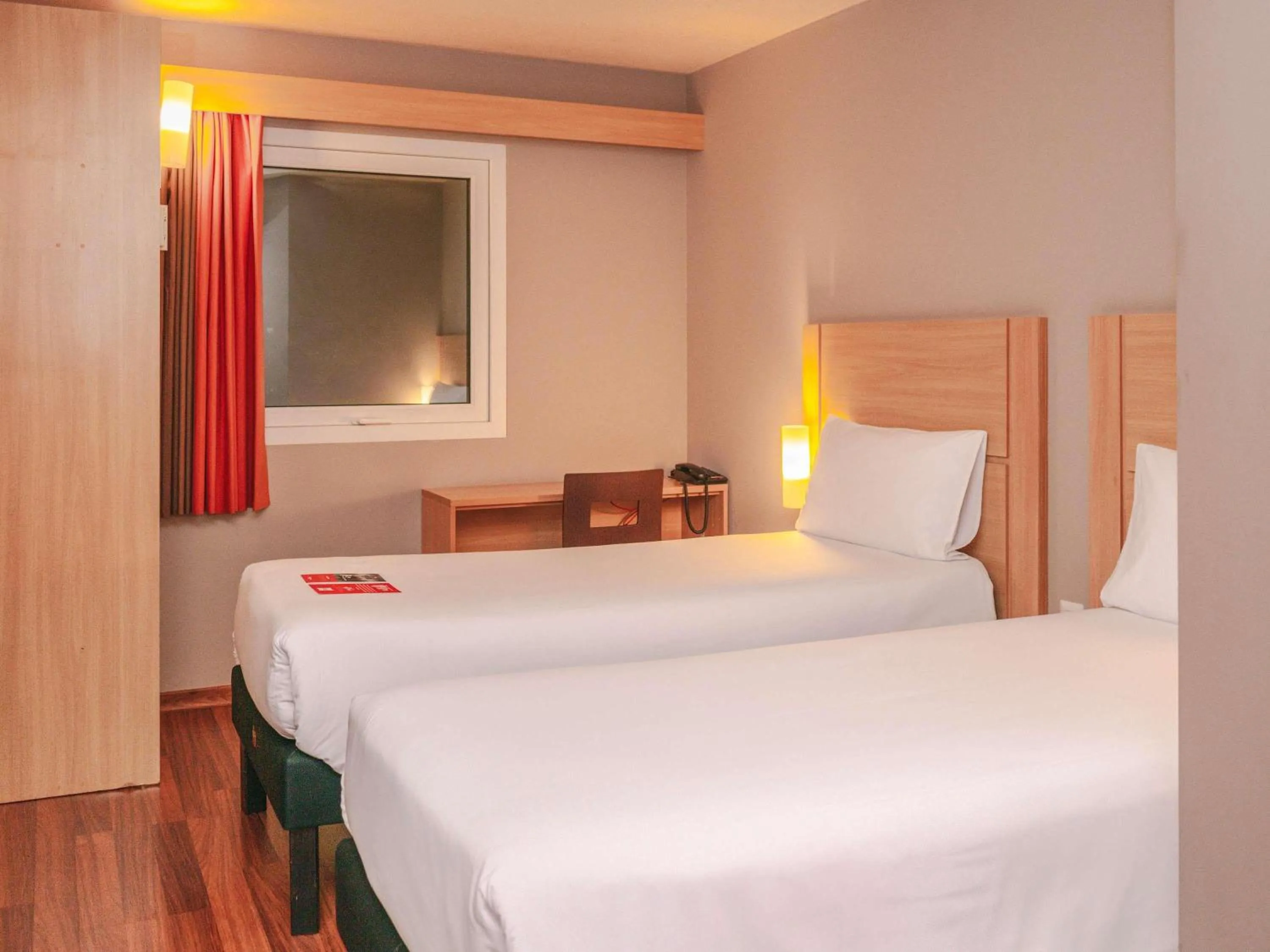 Standard Twin Room in ibis Lima Larco Miraflores