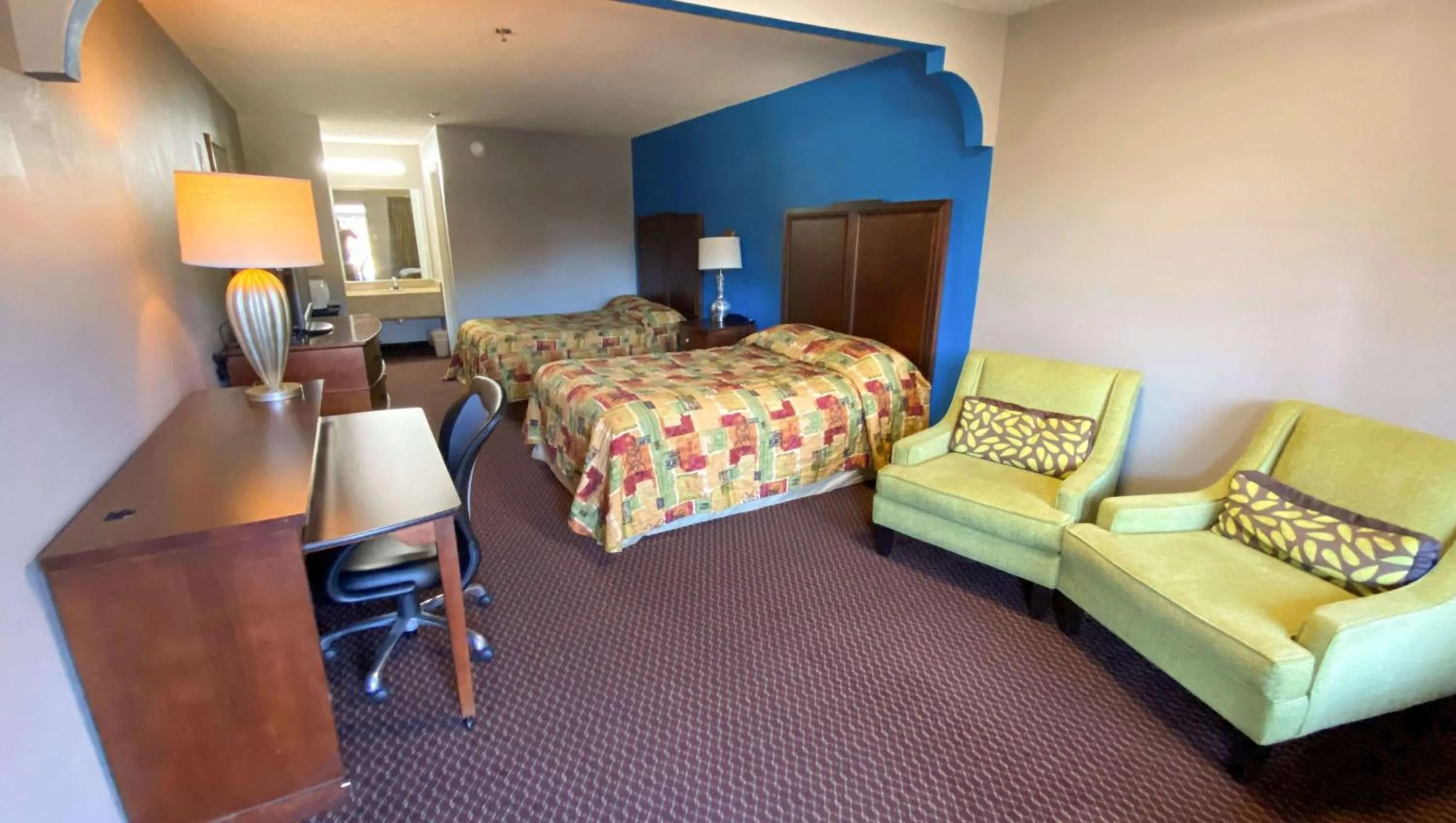 Double Room with Two Double Beds - Smoking in Magnuson Hotel Marietta