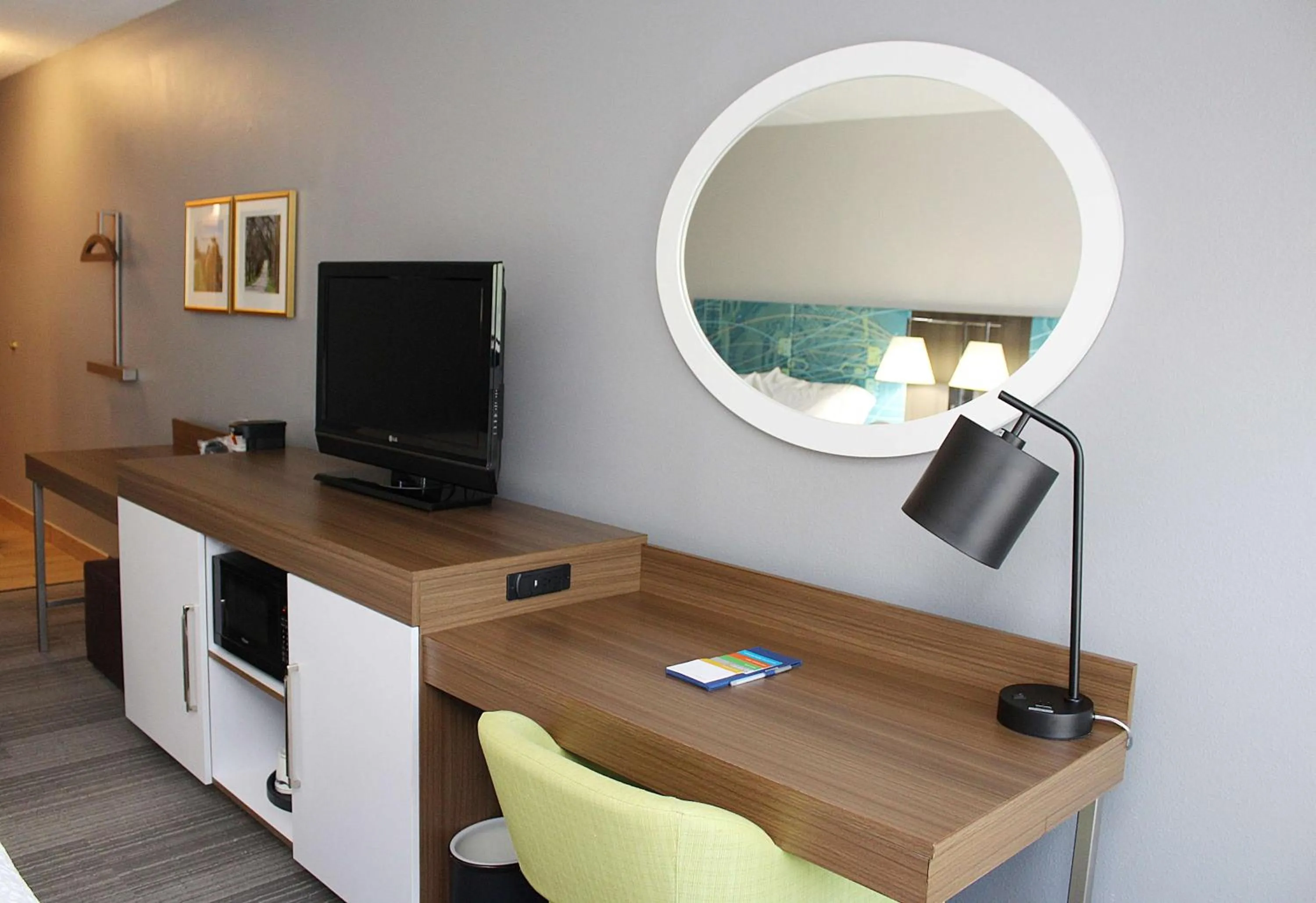 King Room with King Bed - Non-Smoking in Hampton Inn Richmond KY