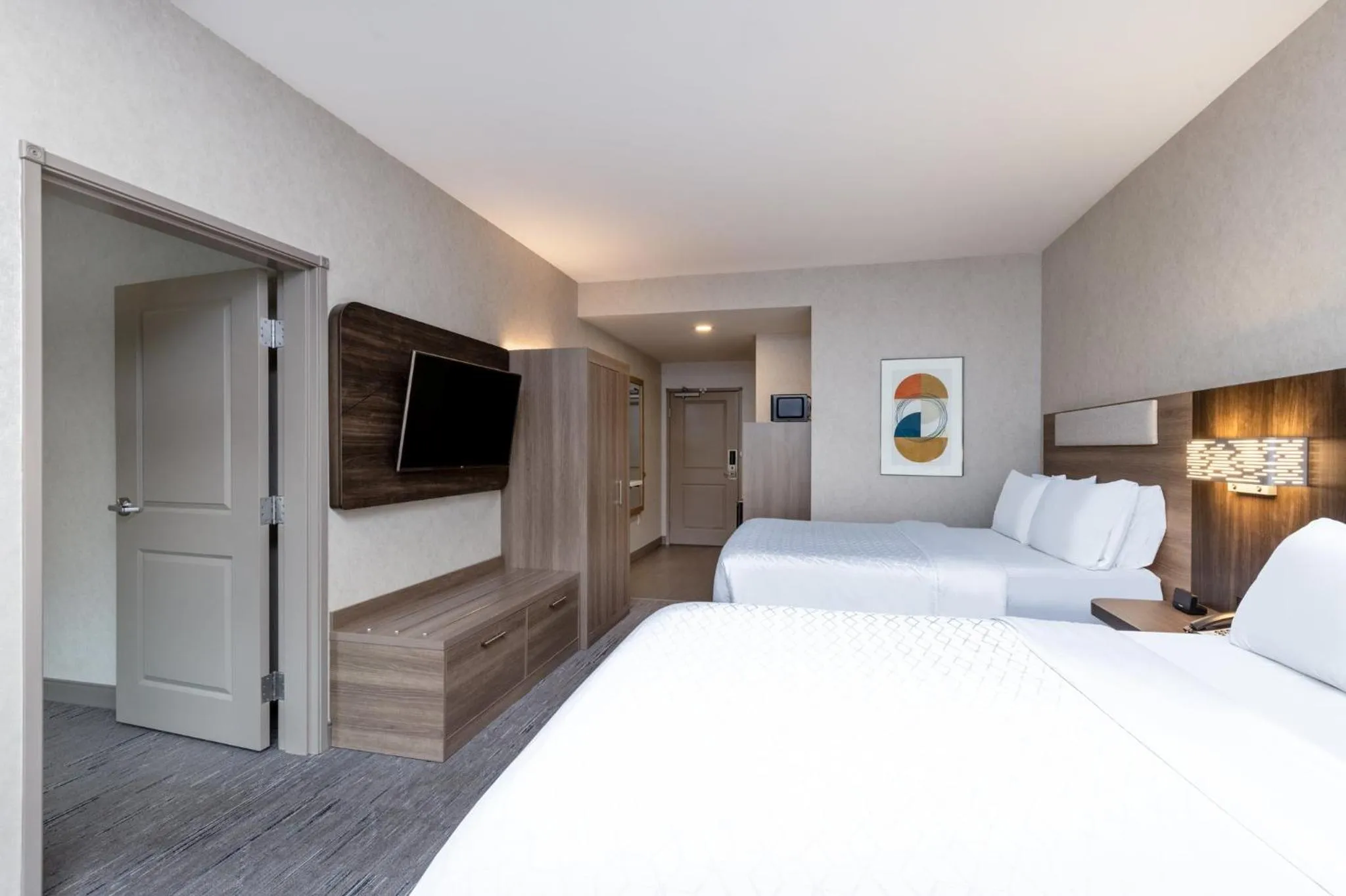 Two-Bedroom Suite with One King and Two Queen Beds in Holiday Inn Express and Suites Missoula by IHG