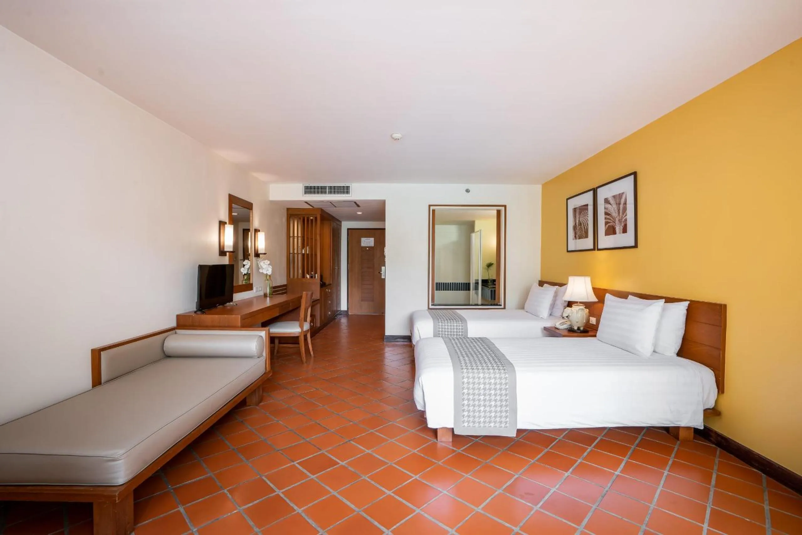 Superior Twin Room in Naithonburi Beach Resort - SHA Extra Plus