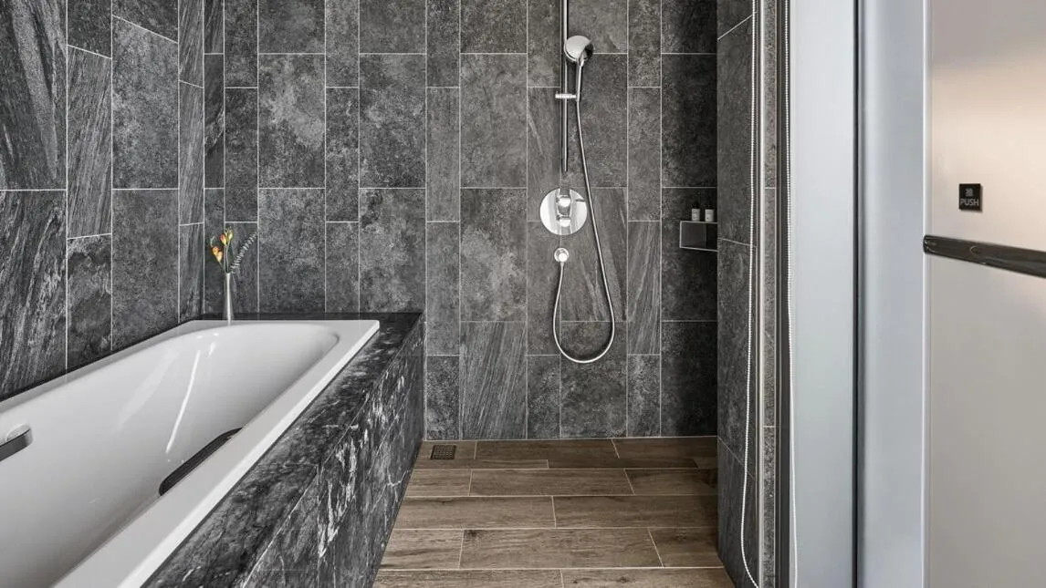 King Corner Double Room with Tub  in Suz & Catorze Taipei, a Tribute Portfolio Hotel