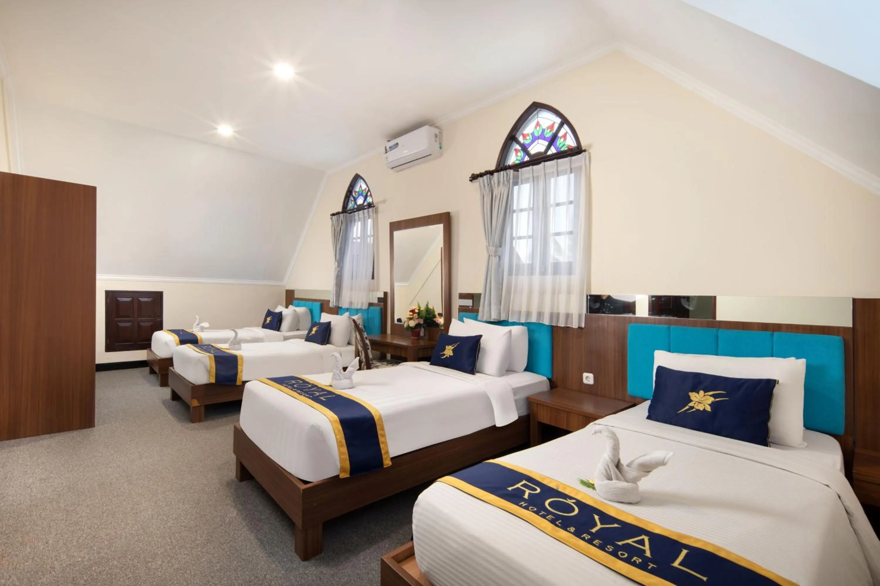 Catalya Deluxe Three-Bedroom Apartment in Royal Hotel and Villa Batu