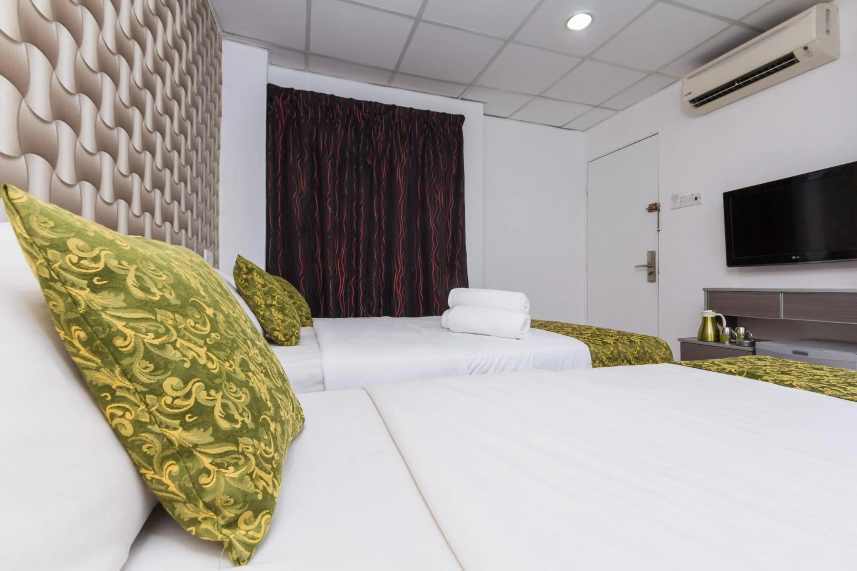 Superior Family Room in Lacomme Inn