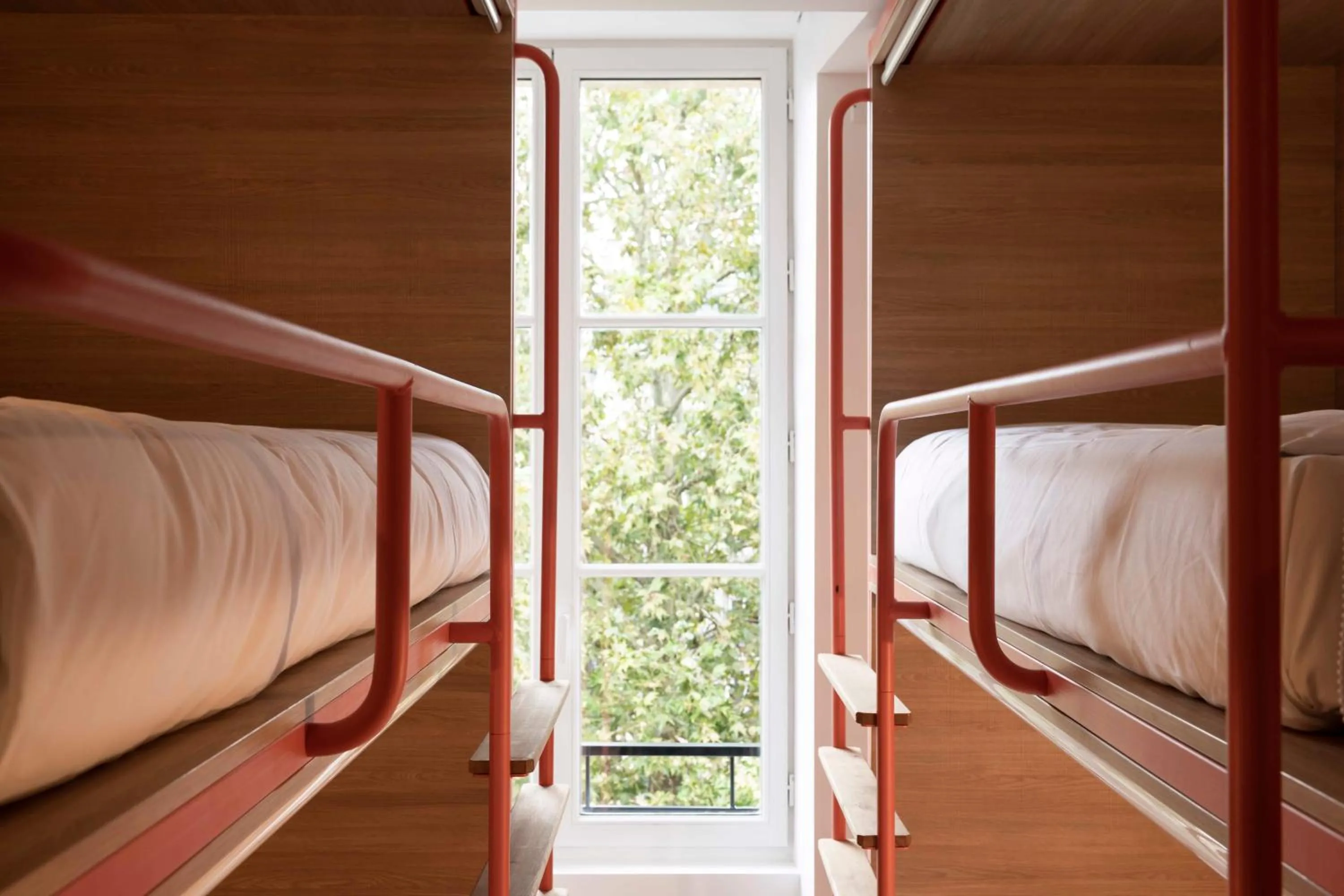 Bed in 6-Bed Mixed Dormitory Room in CENTRAL Hostel Bordeaux Centre