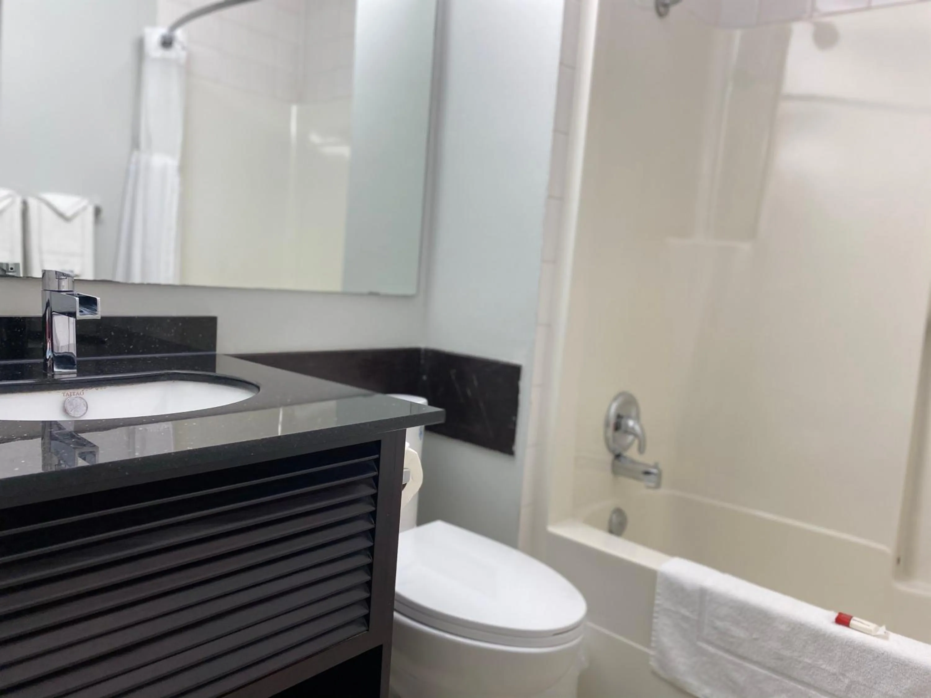 Queen Suite - Non-Smoking in Travelodge by Wyndham Miramichi New Brunswick