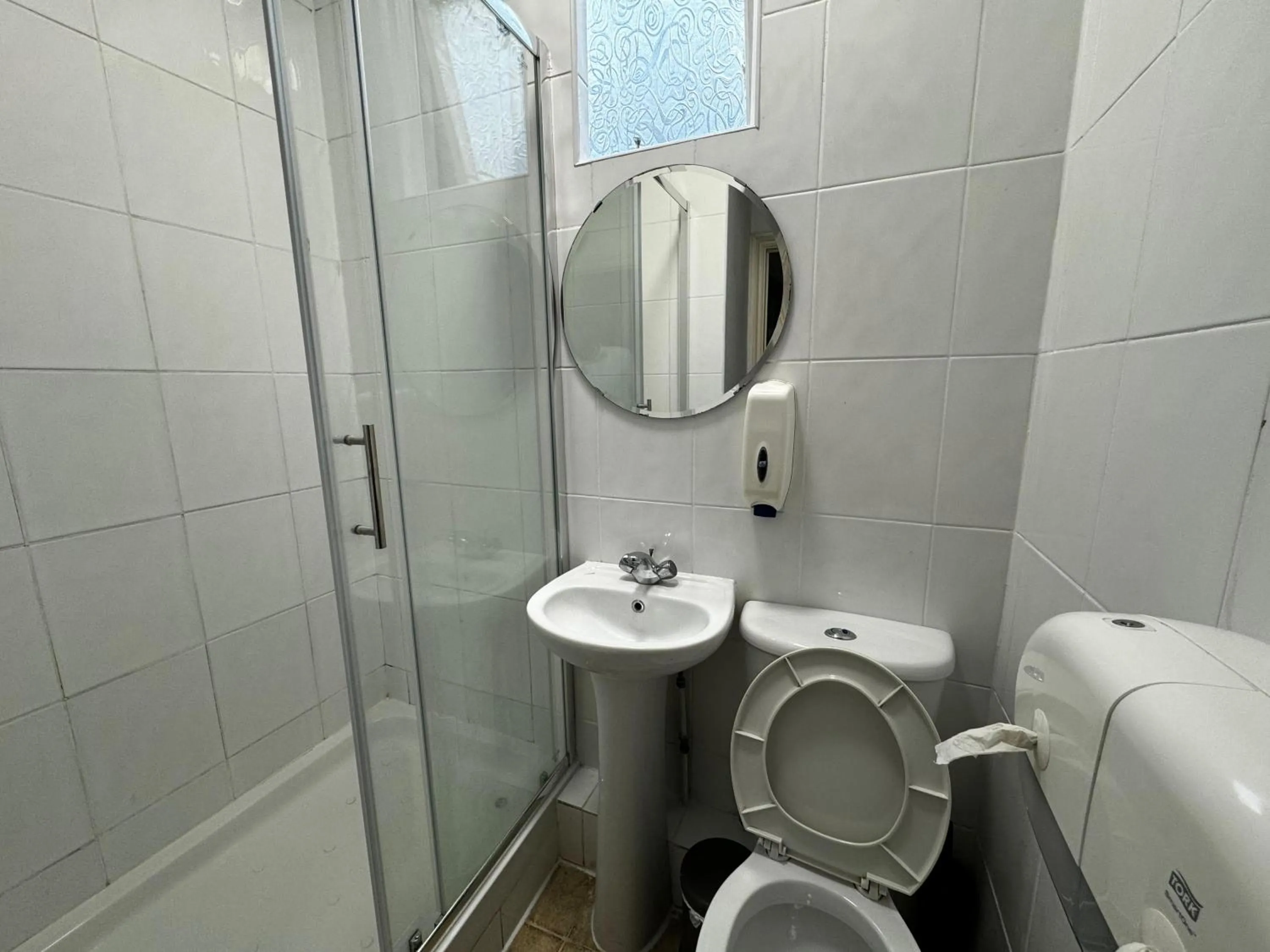 Triple Room with Shared Bathroom in Bridge Park Hotel