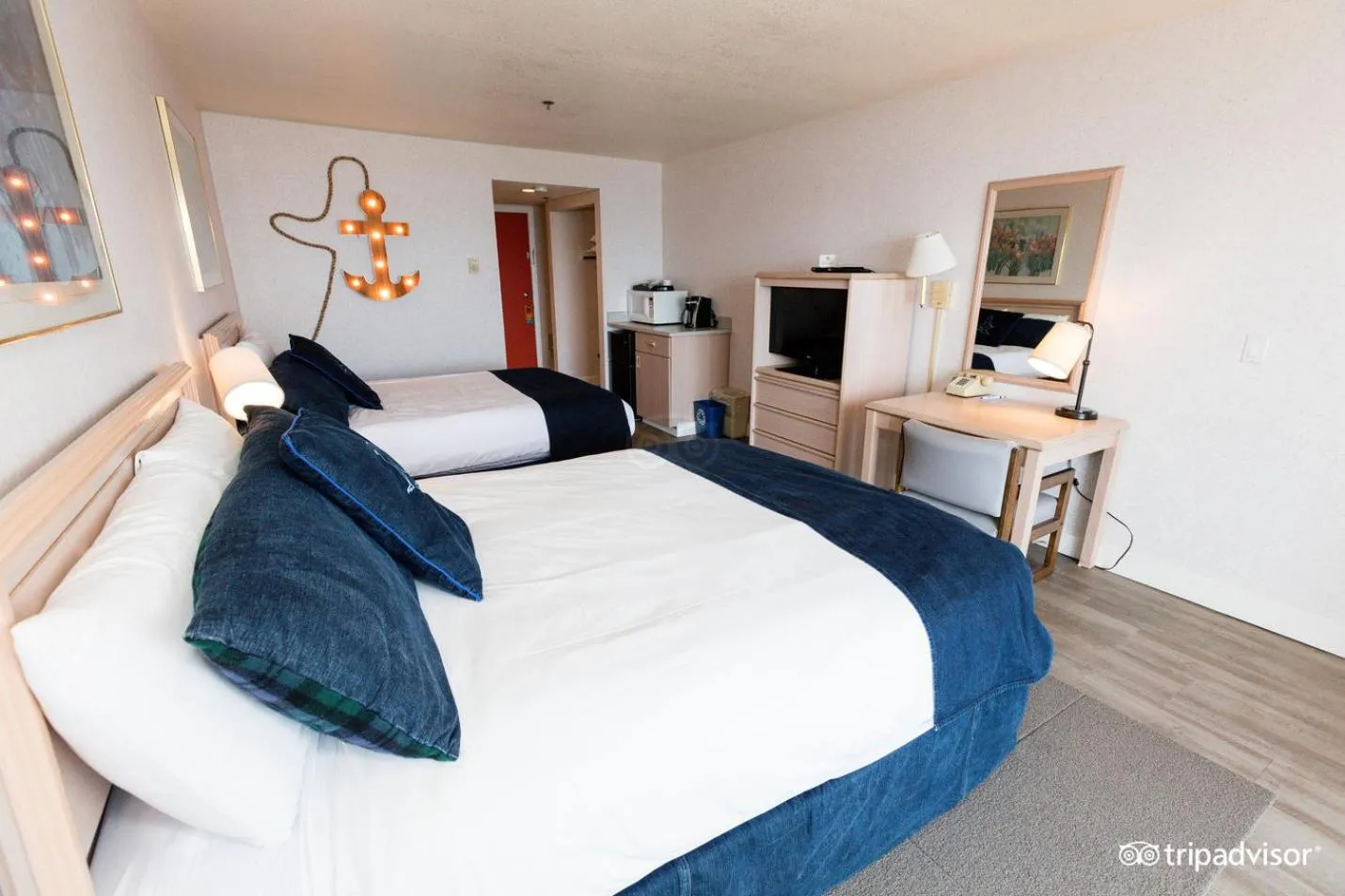 Standard Double Queen in Surftides Hotel